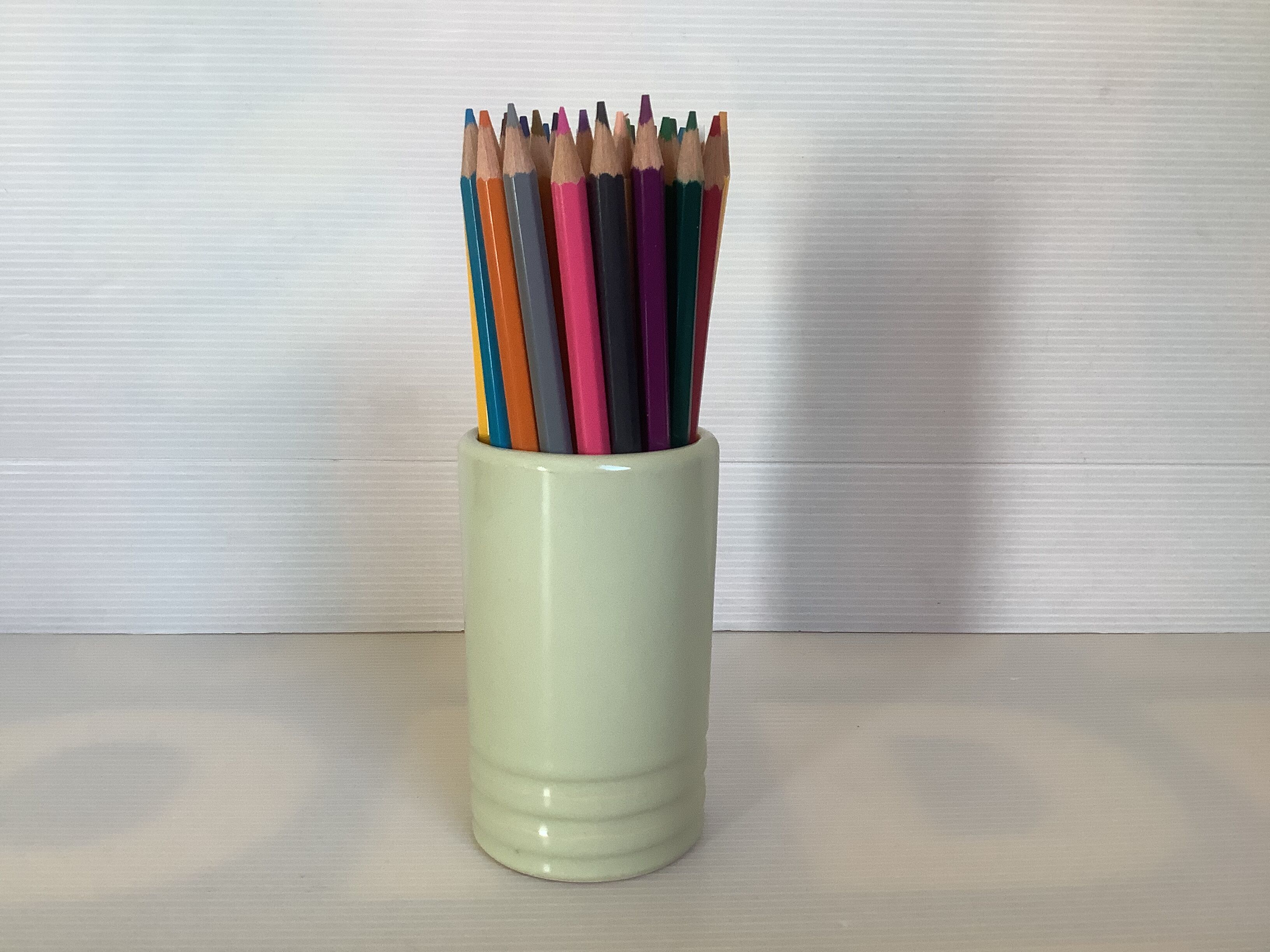 Pale green pencil pot