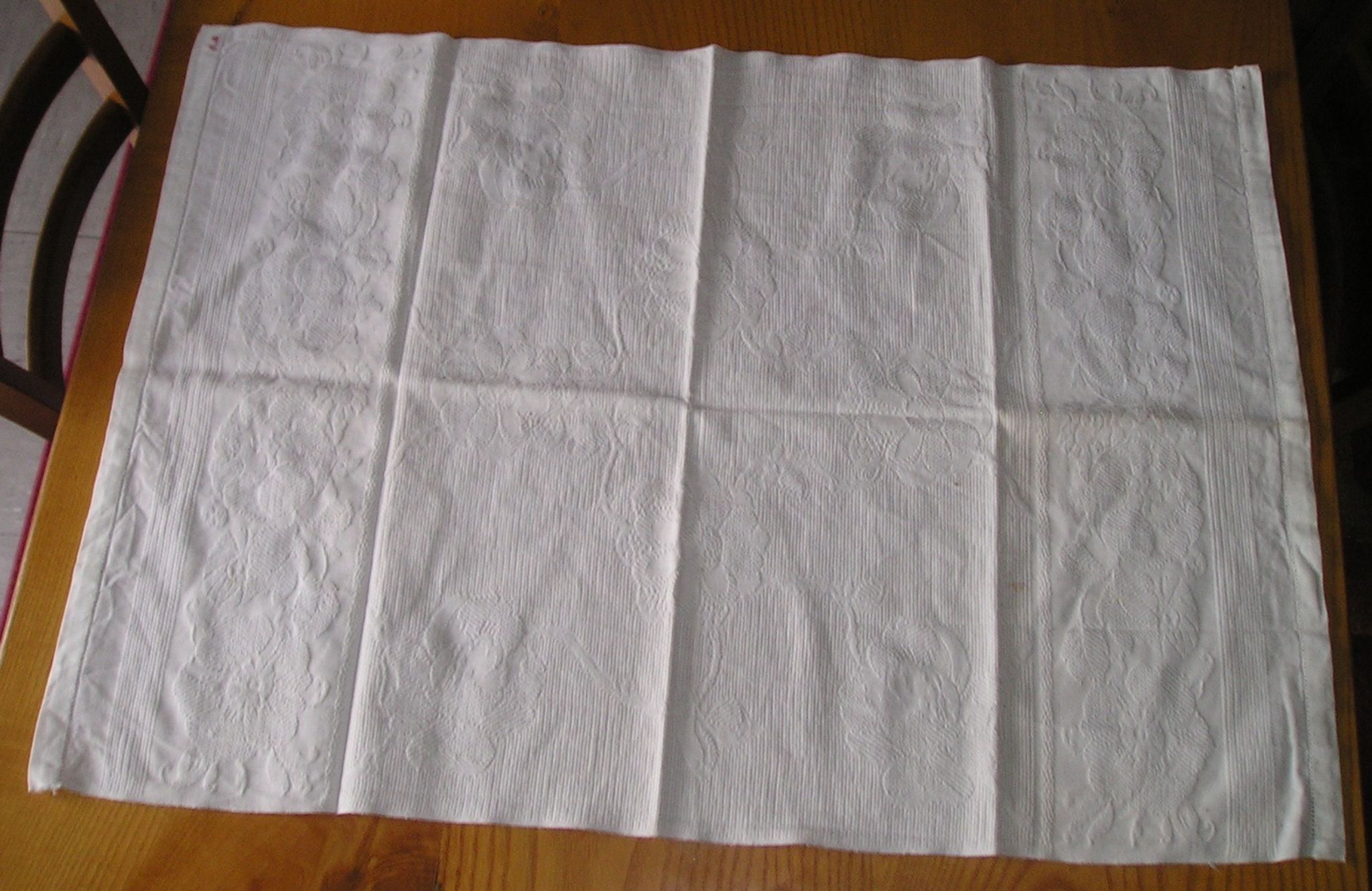 Set of 12 embroidered napkins