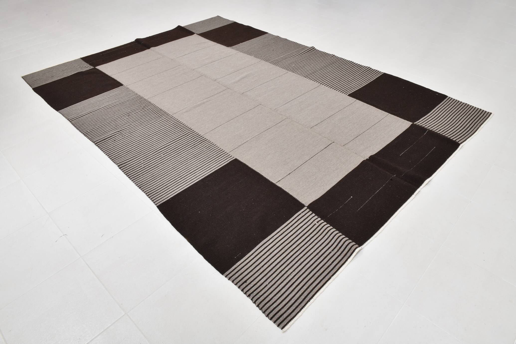 Tapis Kilim Moderne, Fait Main, Noir & Gris, Style Contemporain, 225x320 Cm