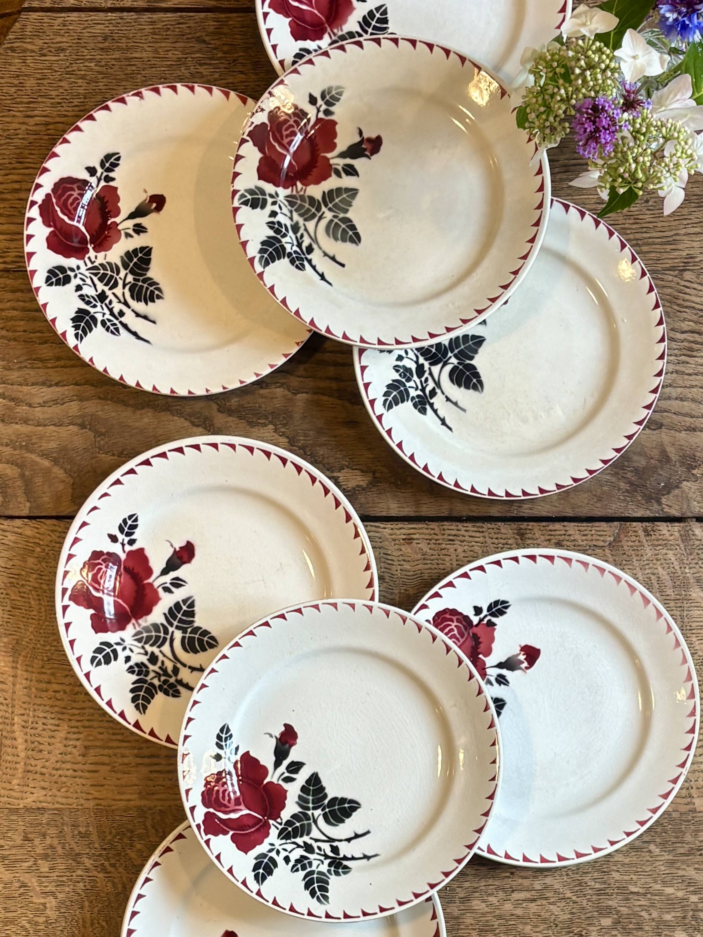 set of 8 vintage dessert plates L'amandinoise