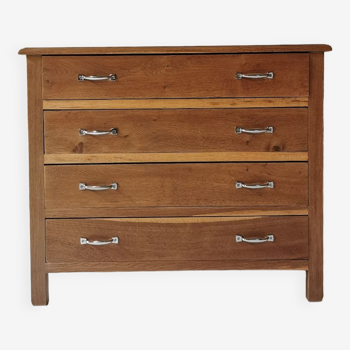 Oak chest of drawers