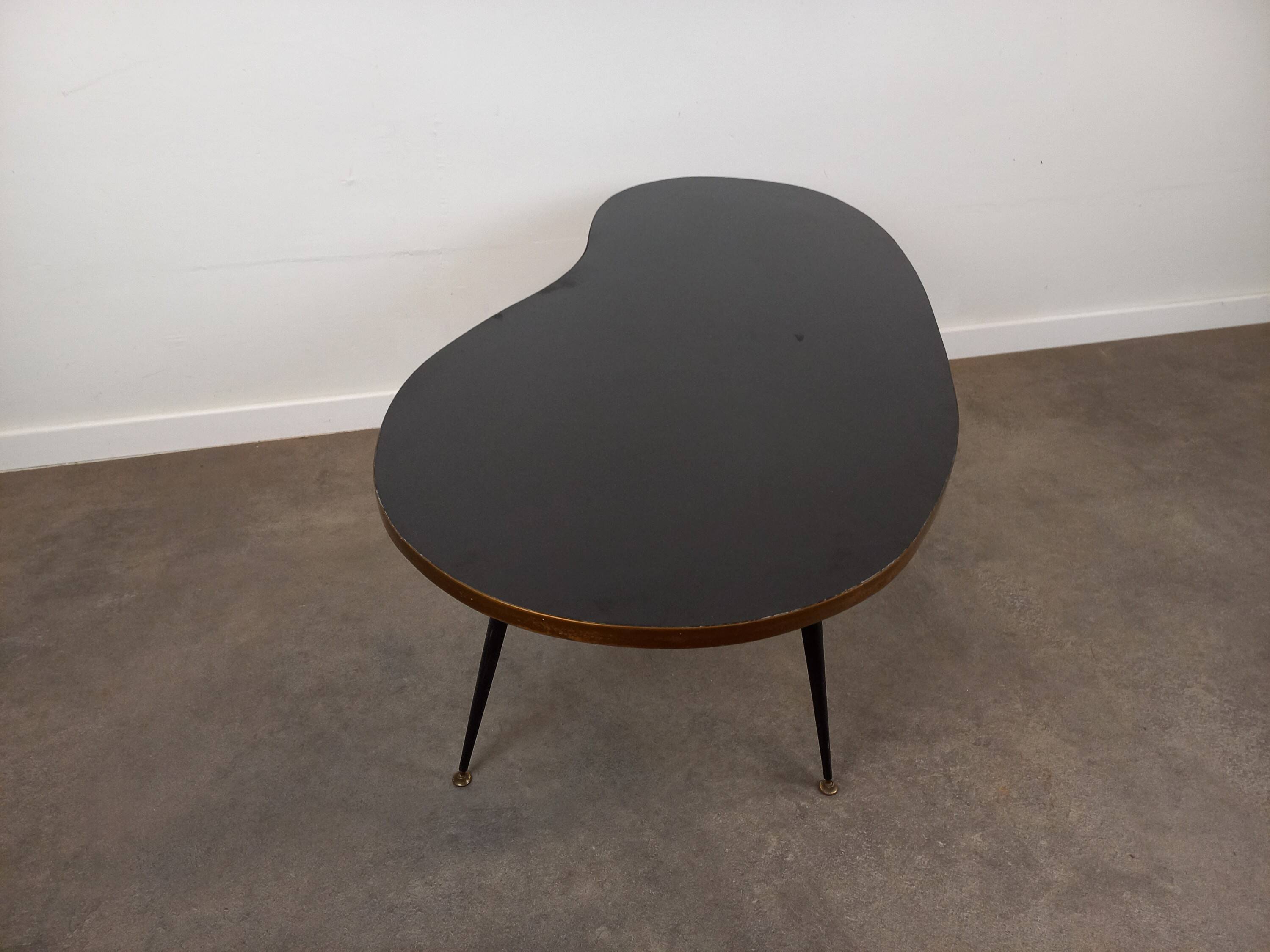 Table basse vintage en forme de haricot