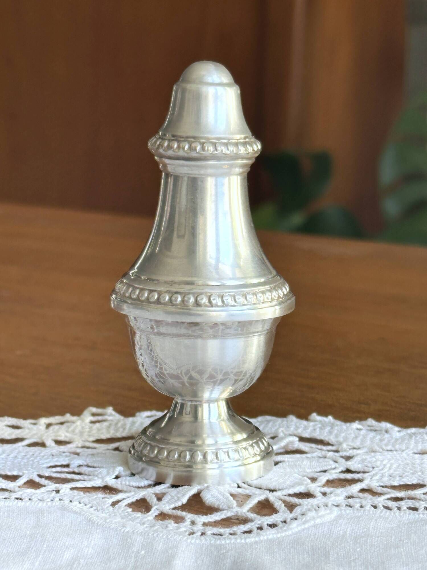 Silver-plated table salt cellar model Pearls