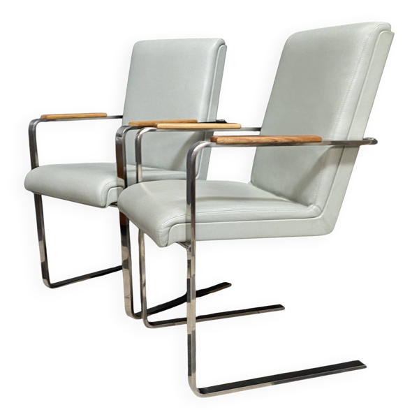 Chaises en cuir chrome et gris uniques fabriquées sur demande années 1980.