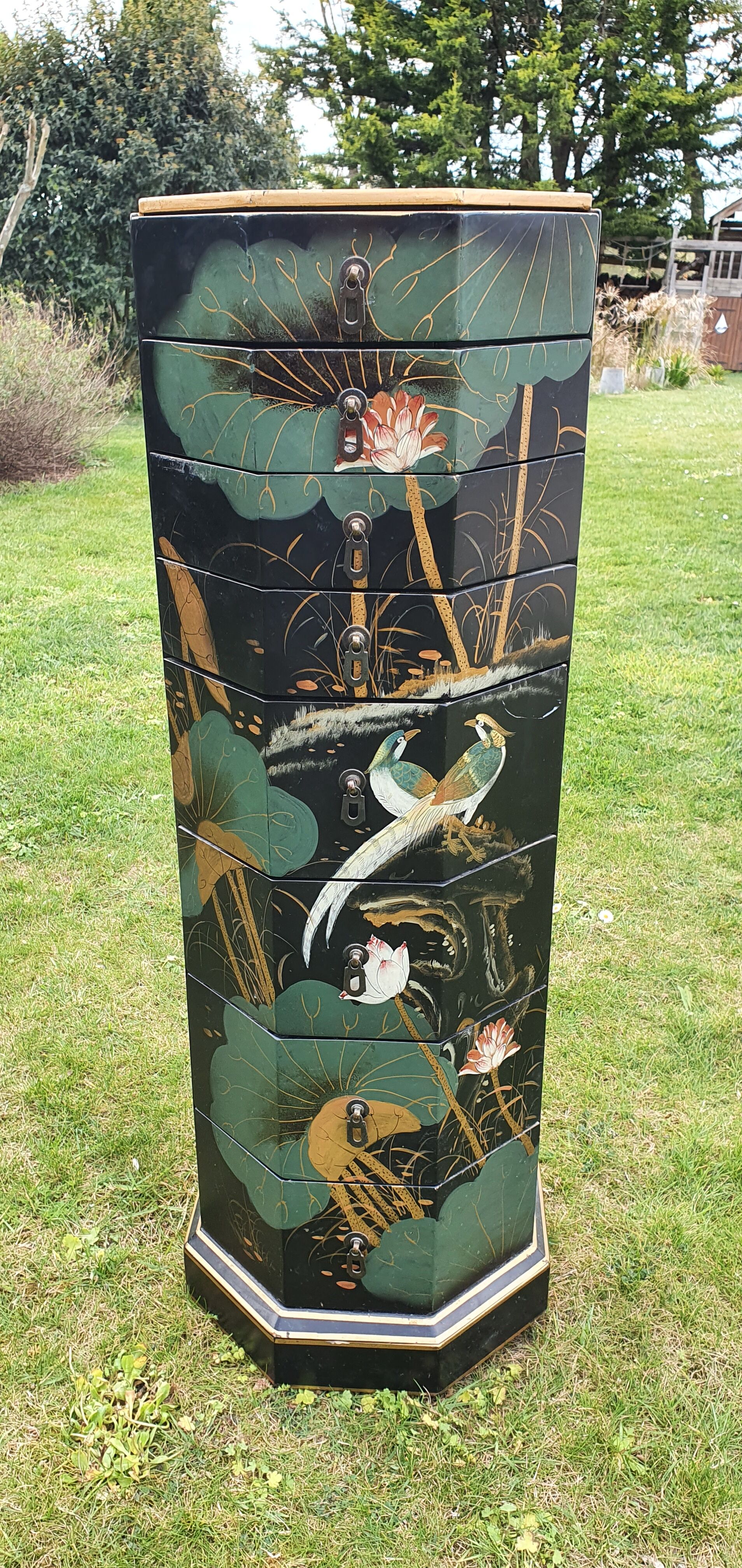 Asian rag picker 8 drawers