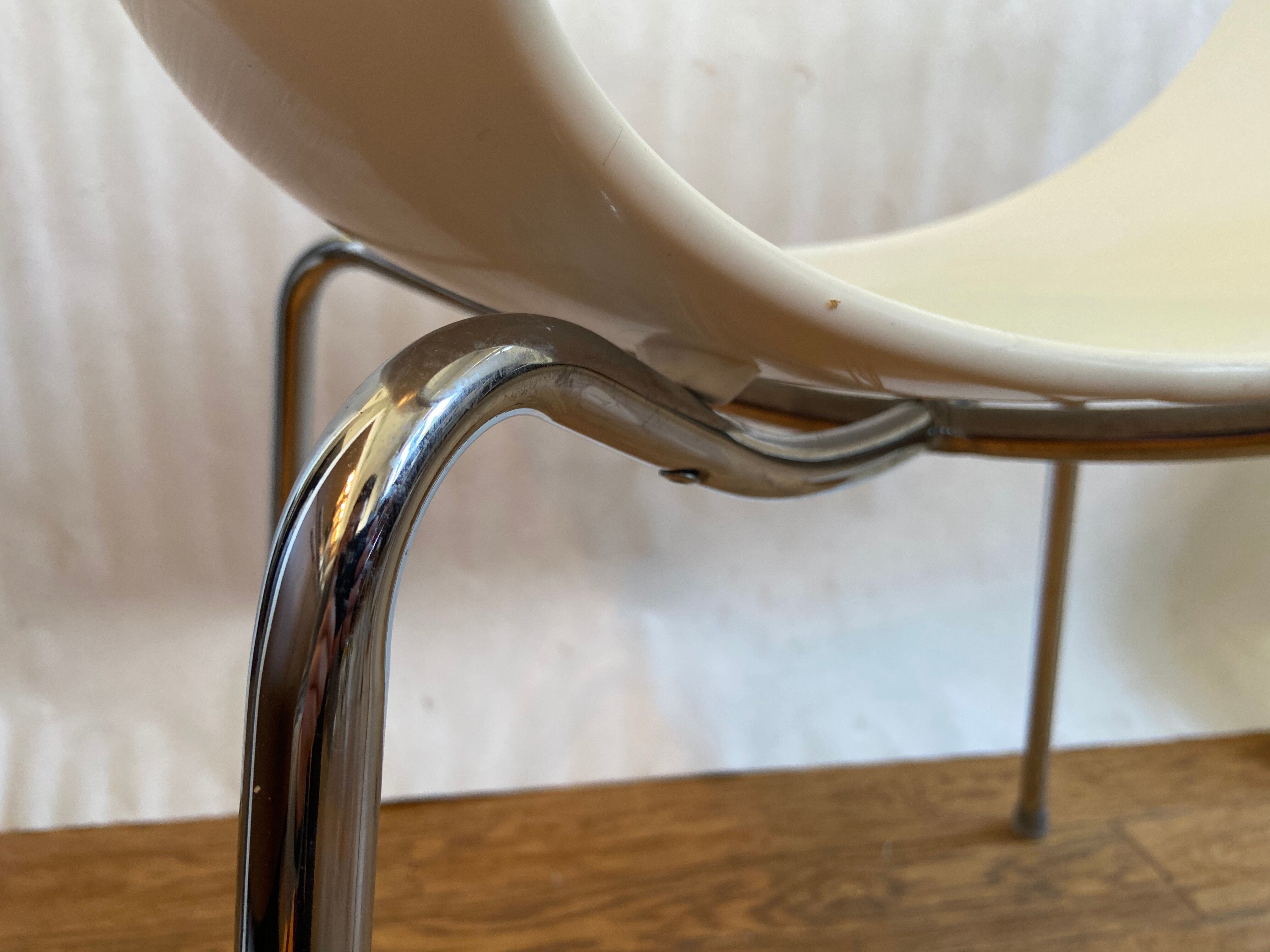 Pair of Sintesi orbit armchairs