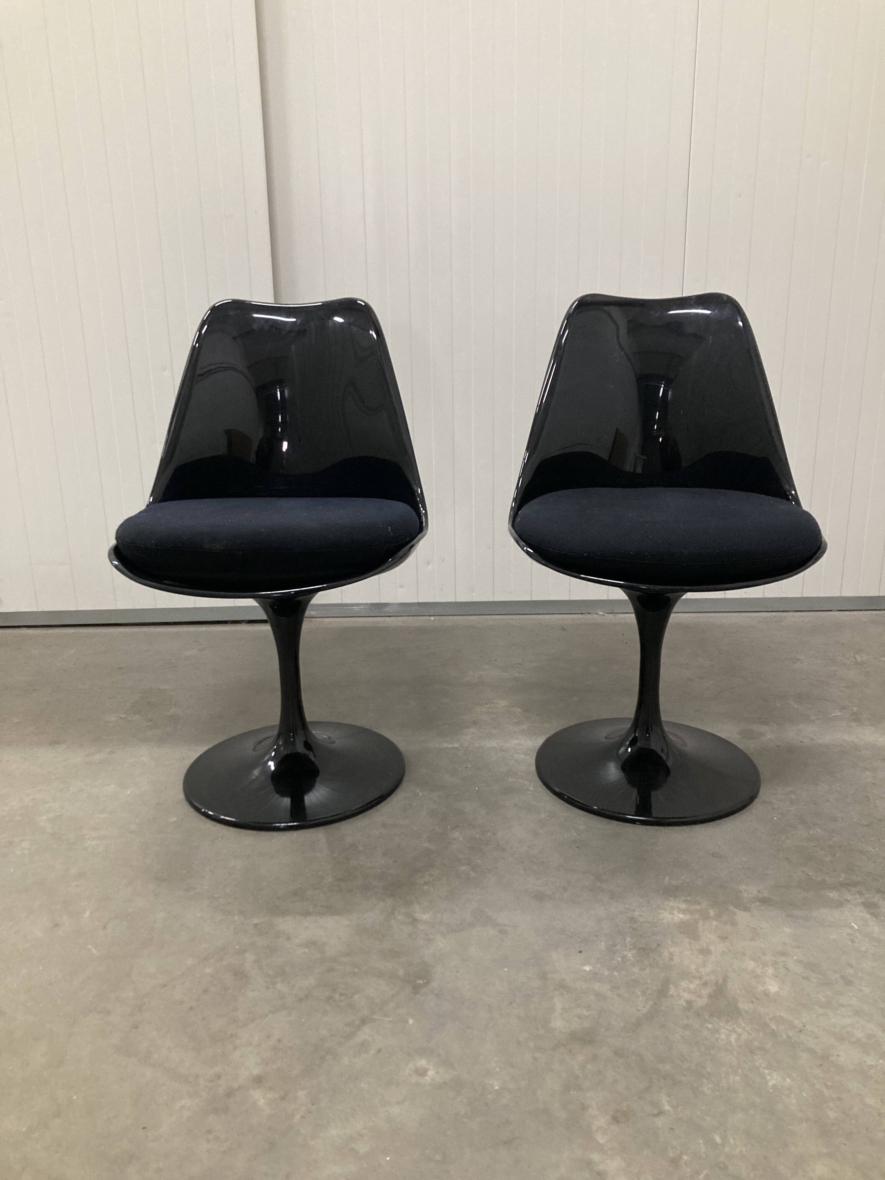 2 replica Saarinen Tulip chair black dining chair