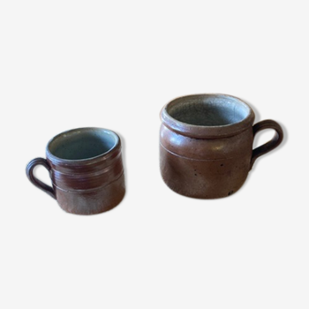 Set of two sandstone pots