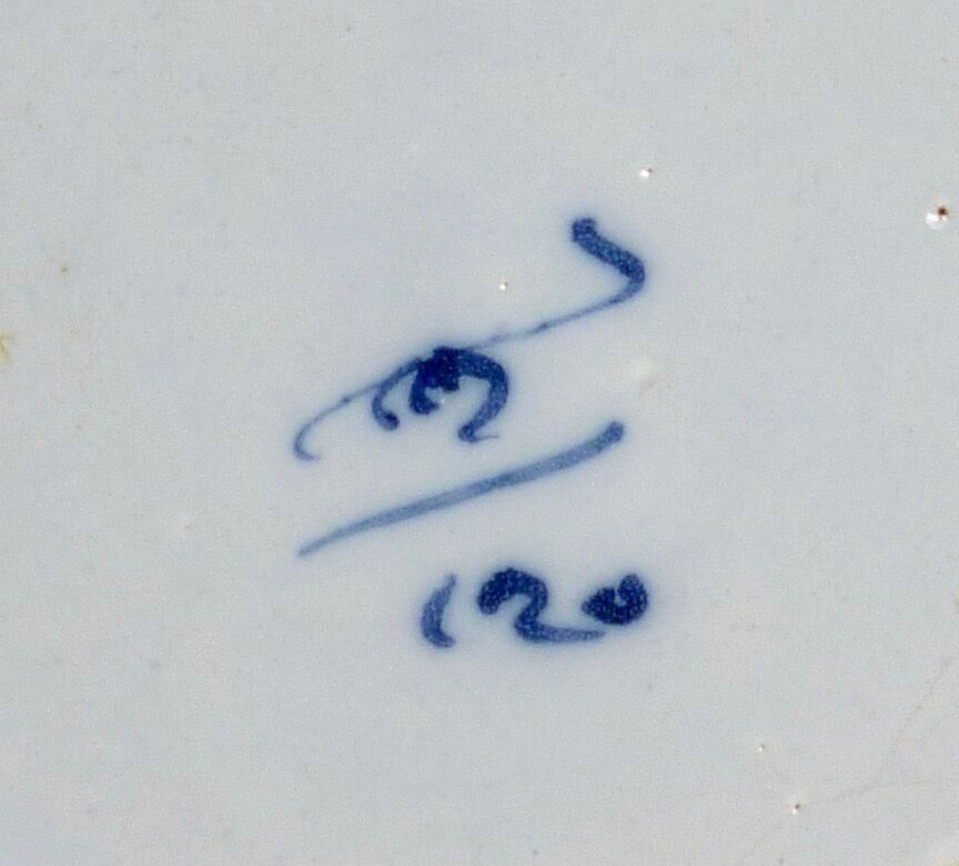 Assiette en faience de delft « rosace» 18ème