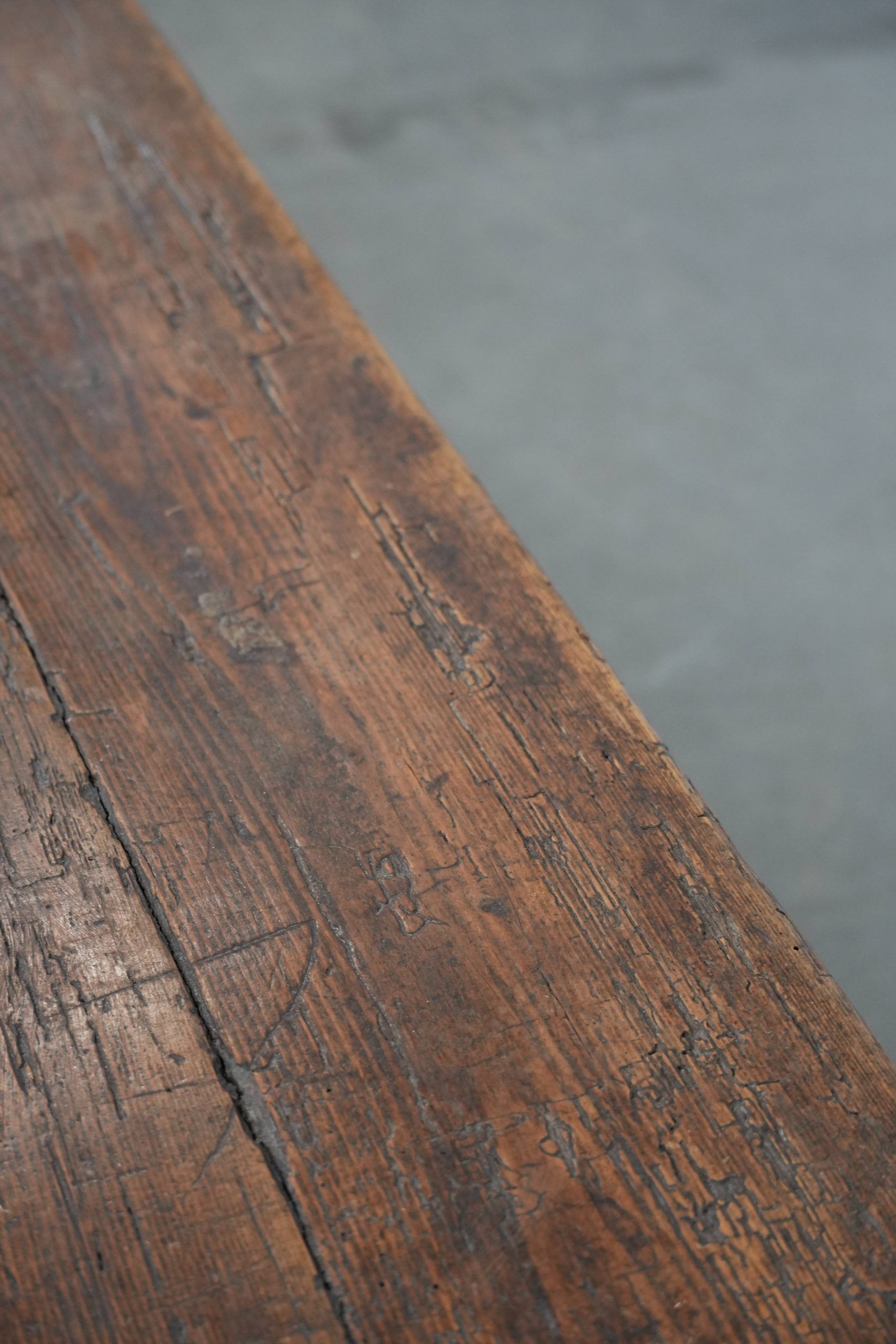 Timeless and characterful antique English hallway bench / bench for the dining table made of pinewood