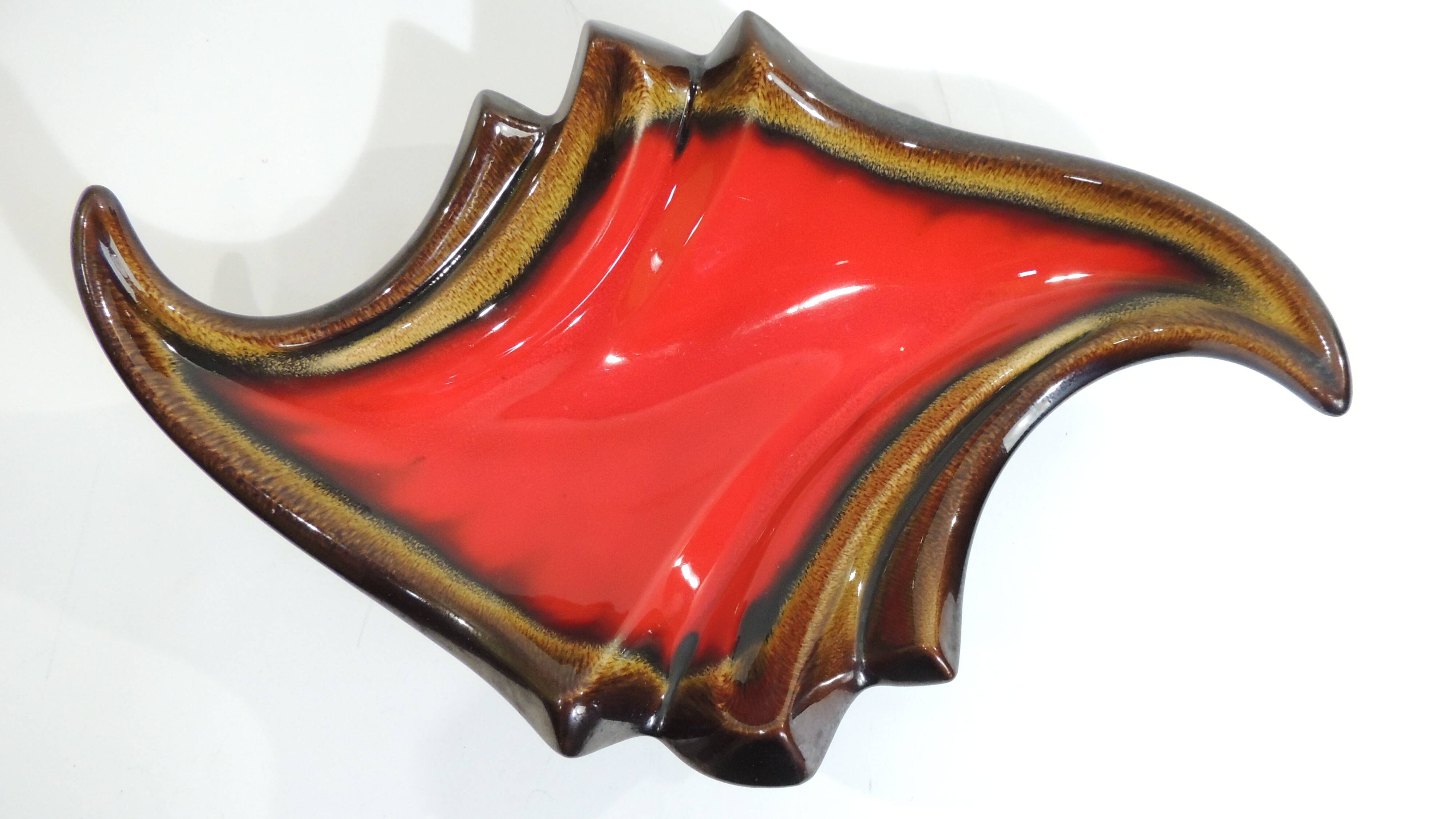 Vintage red and brown ceramic bowl – 1970s centrepiece – Design