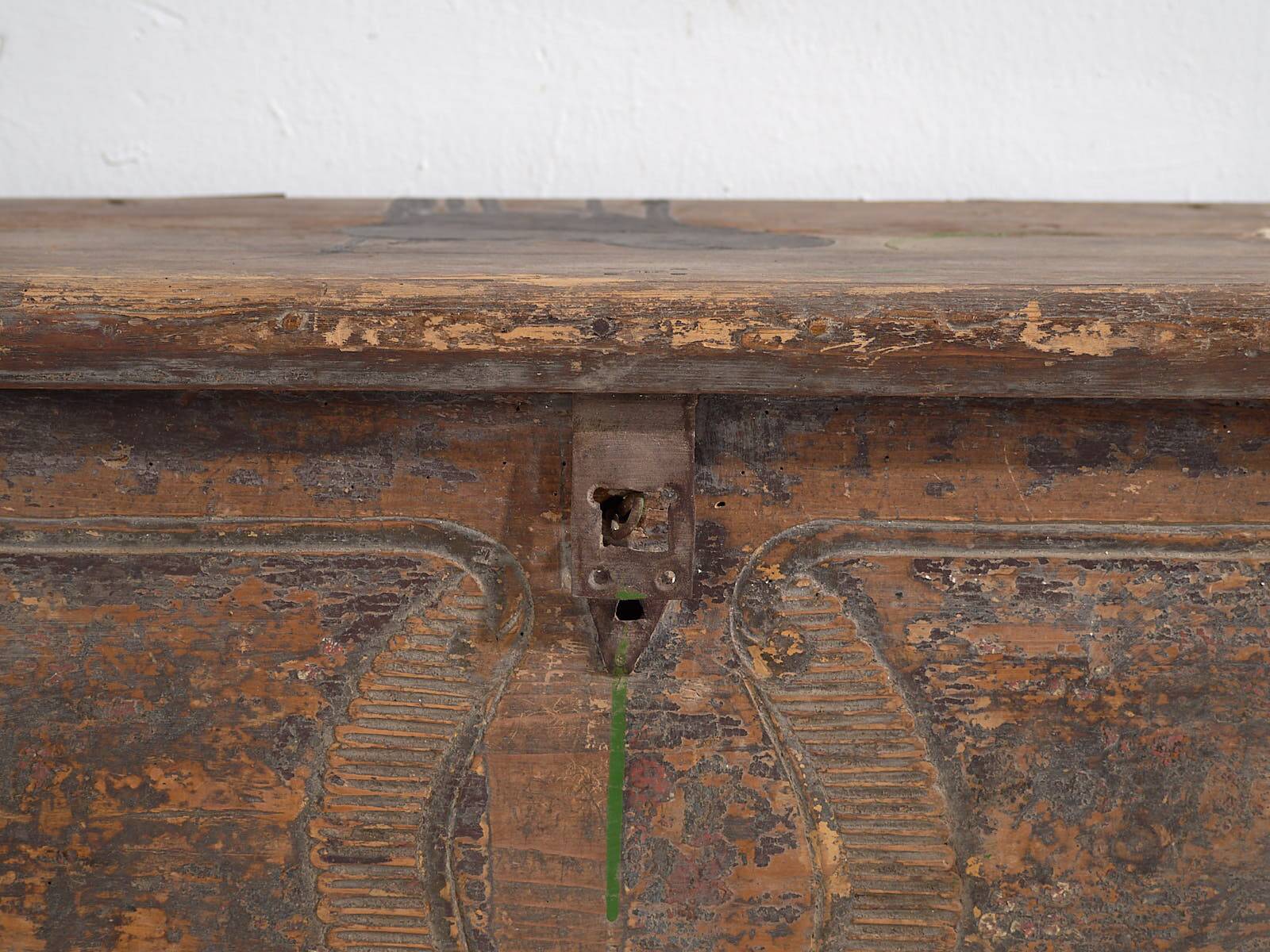 Ancien coffre en bois massif (Année 1830) #34