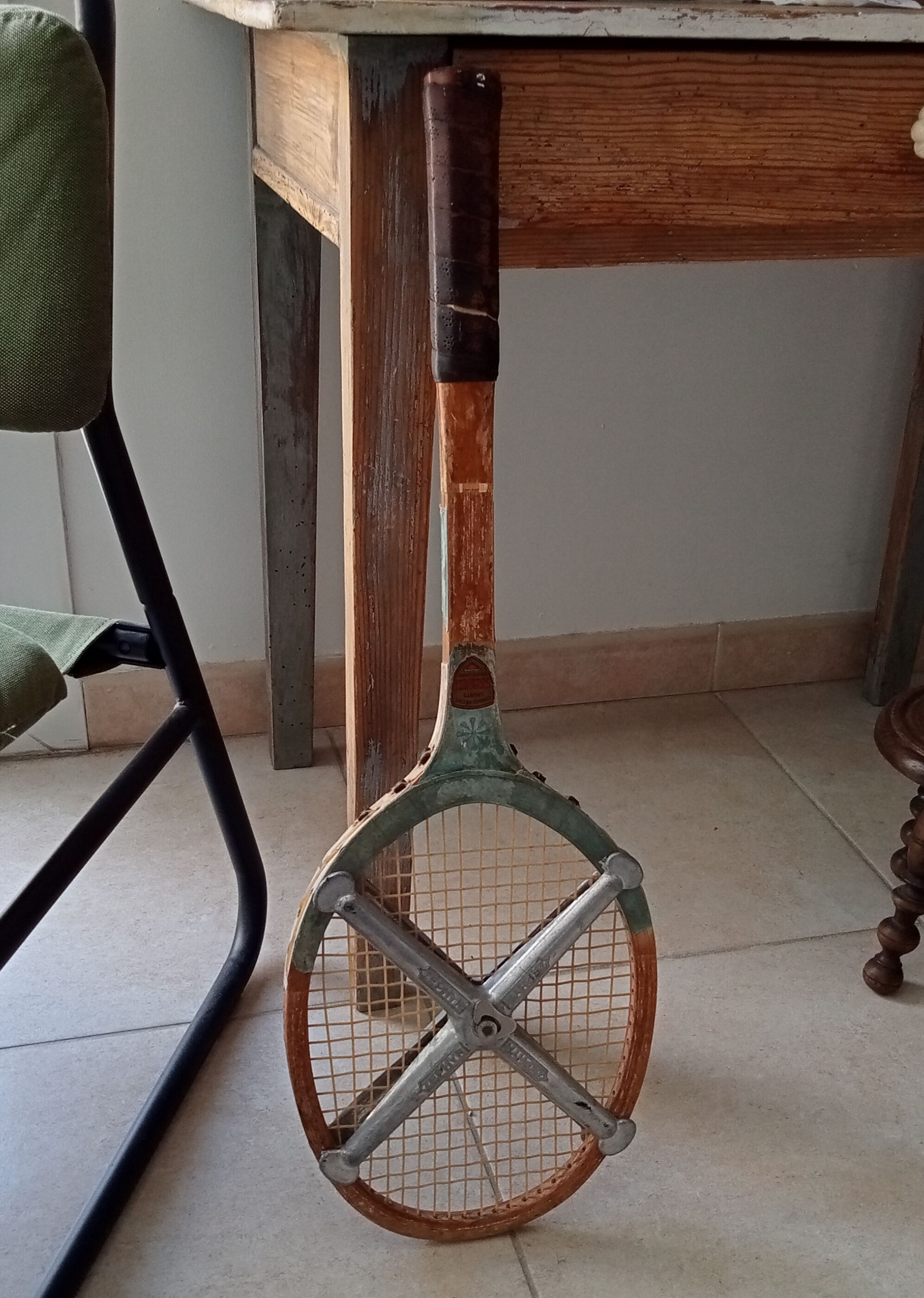 Vintage Maroux 60s tennis racket