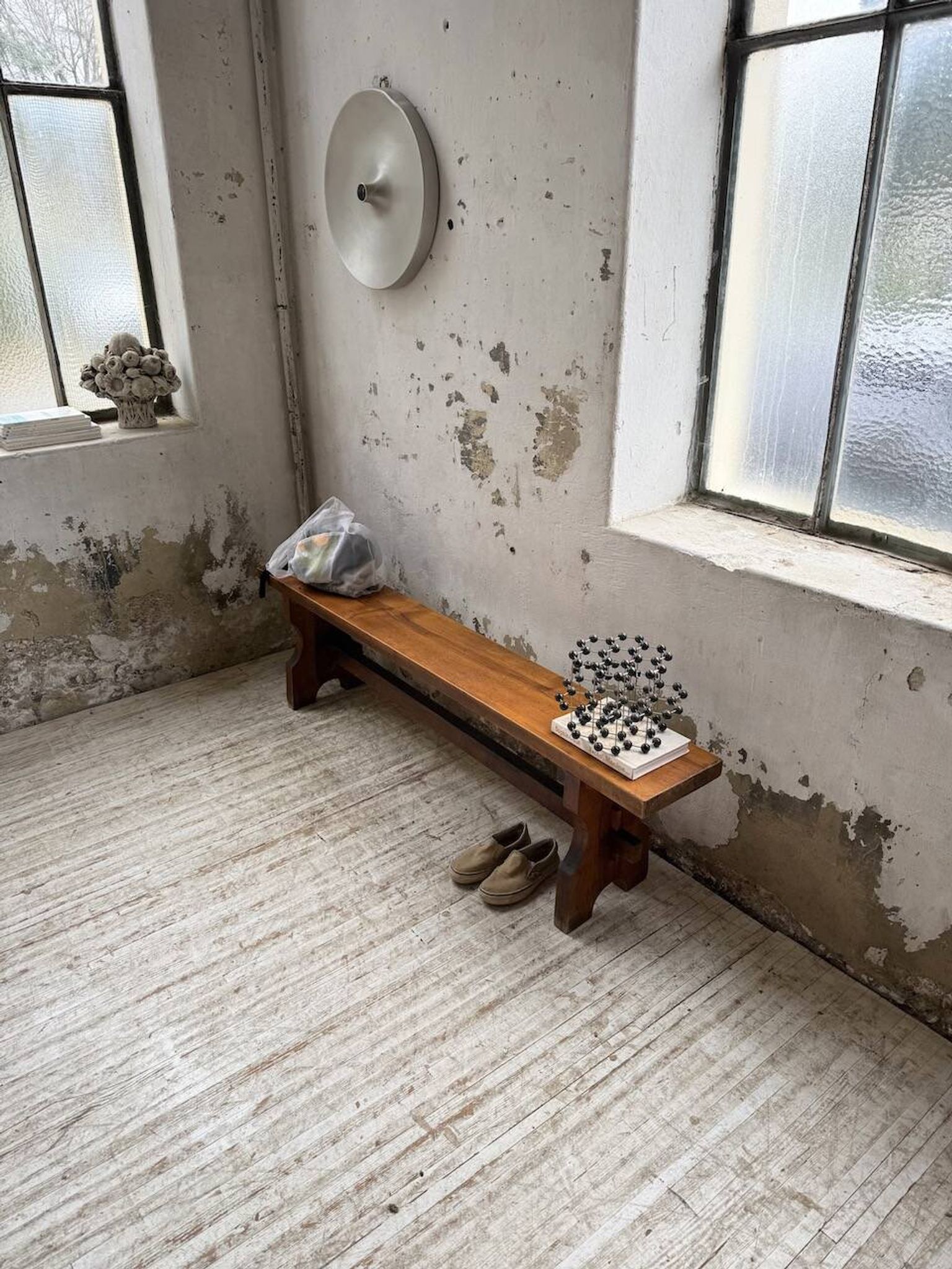 Paire de bancs noyer 1900