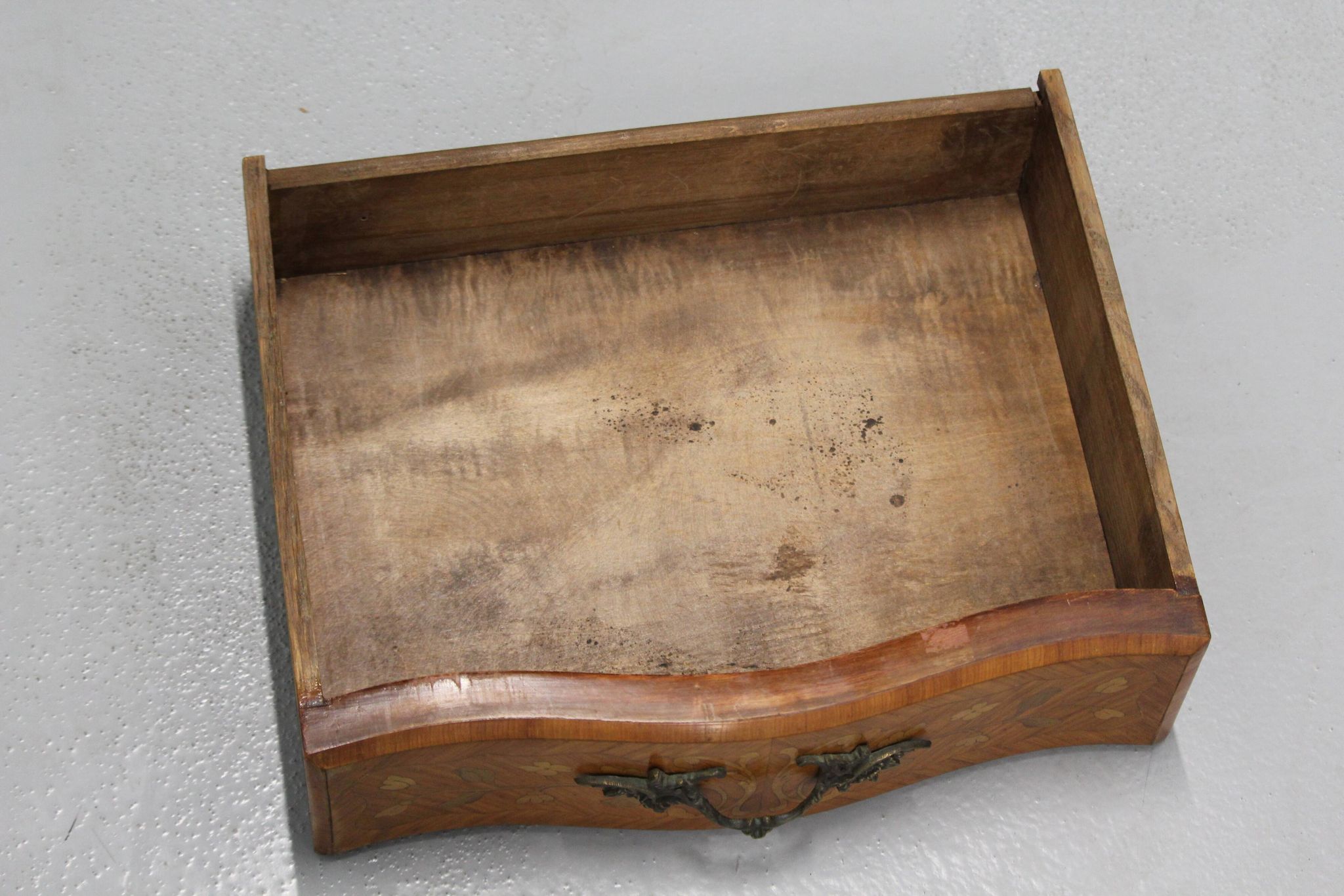Chest of drawers, marble wood