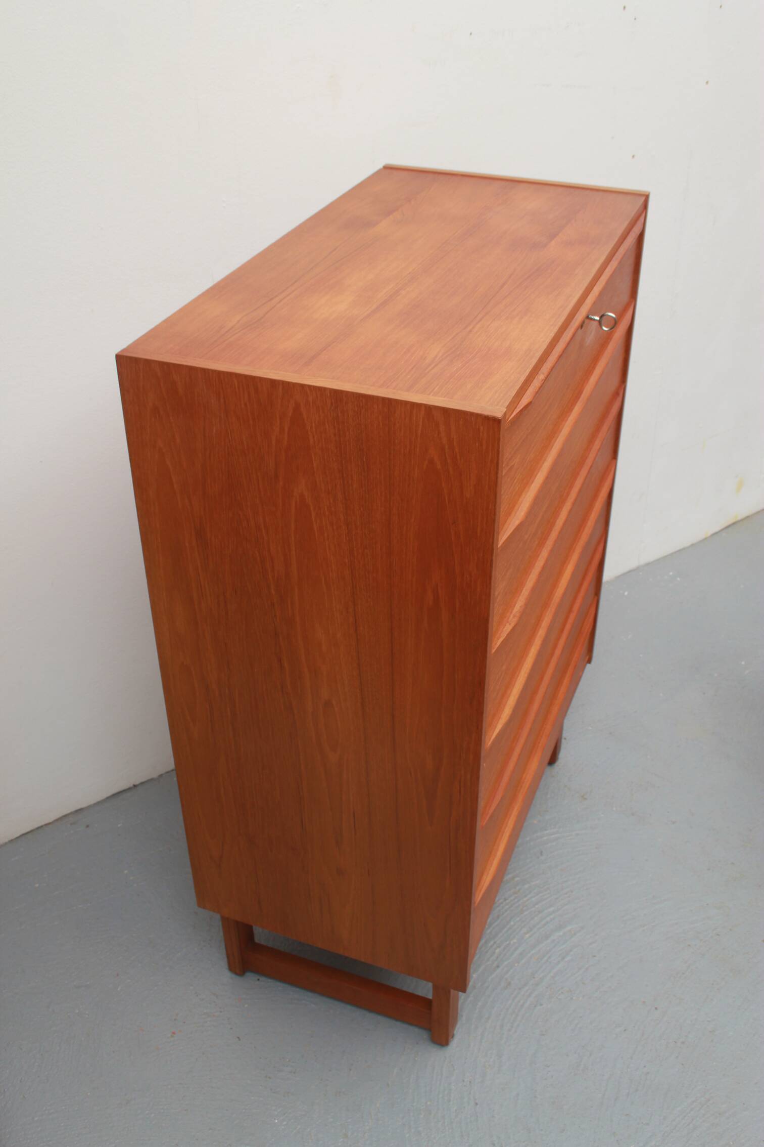 Commode en teck des années 1960