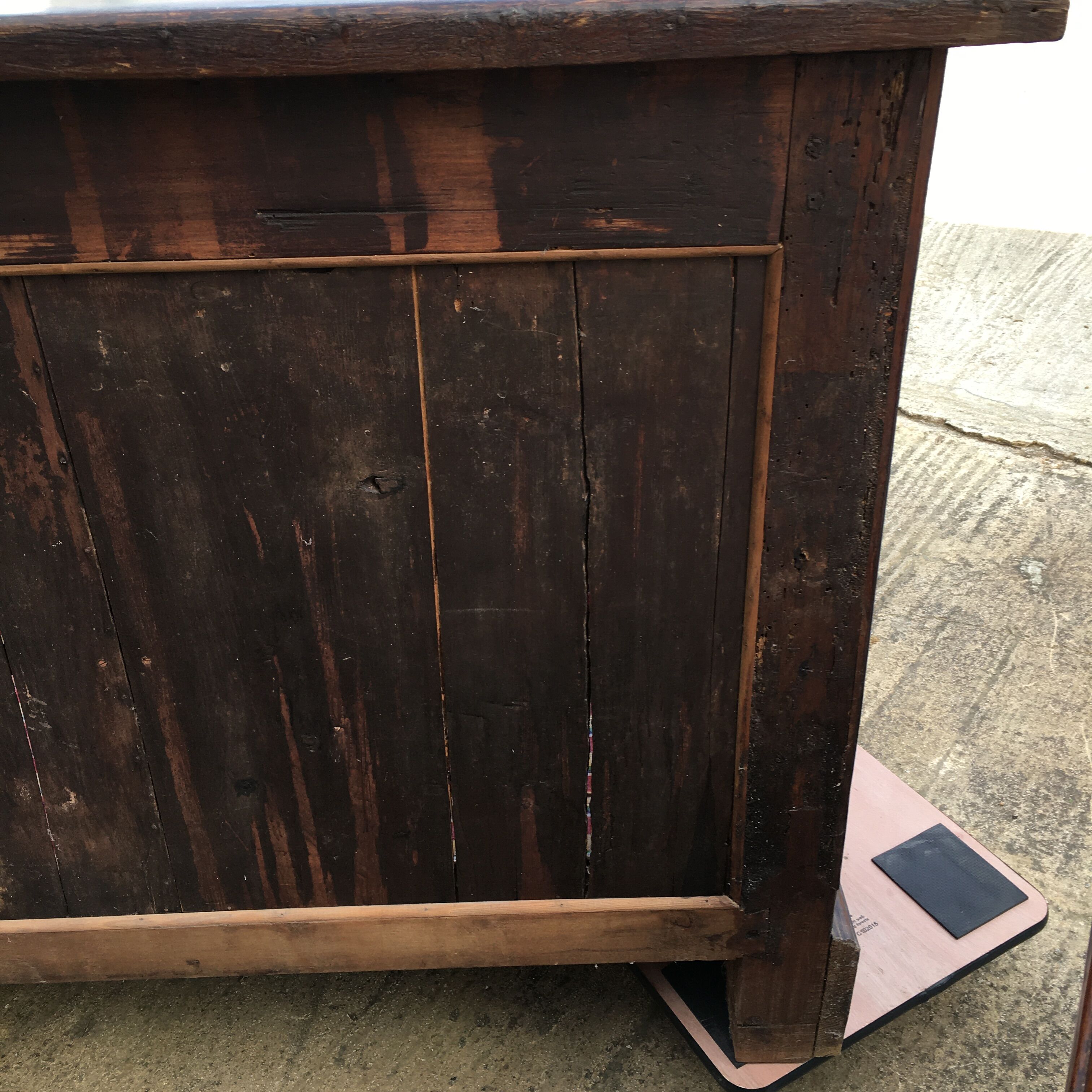 Buffet grocery counter 19th