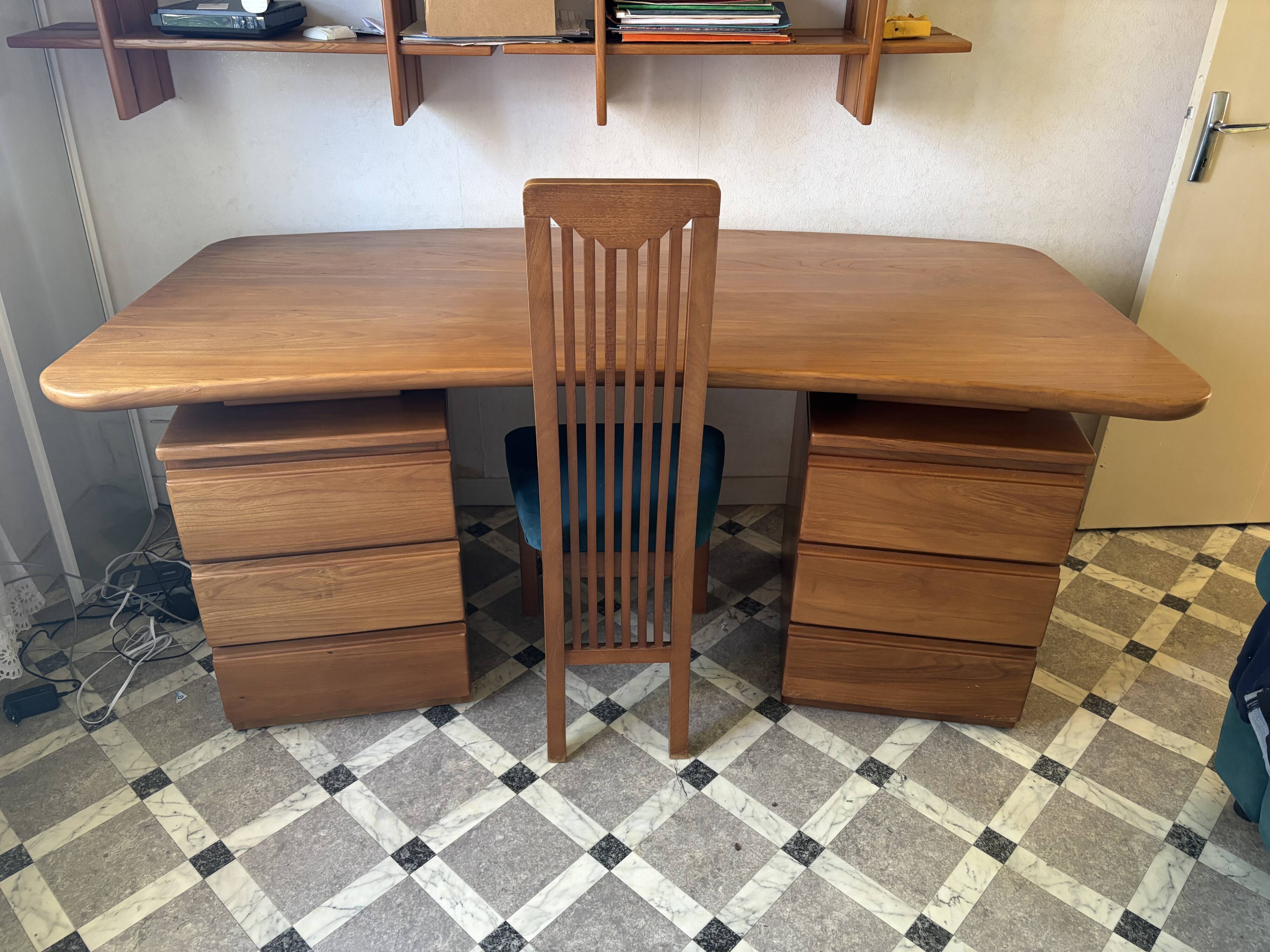 Bureau design en orme massif