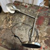 Articulated desk lamp