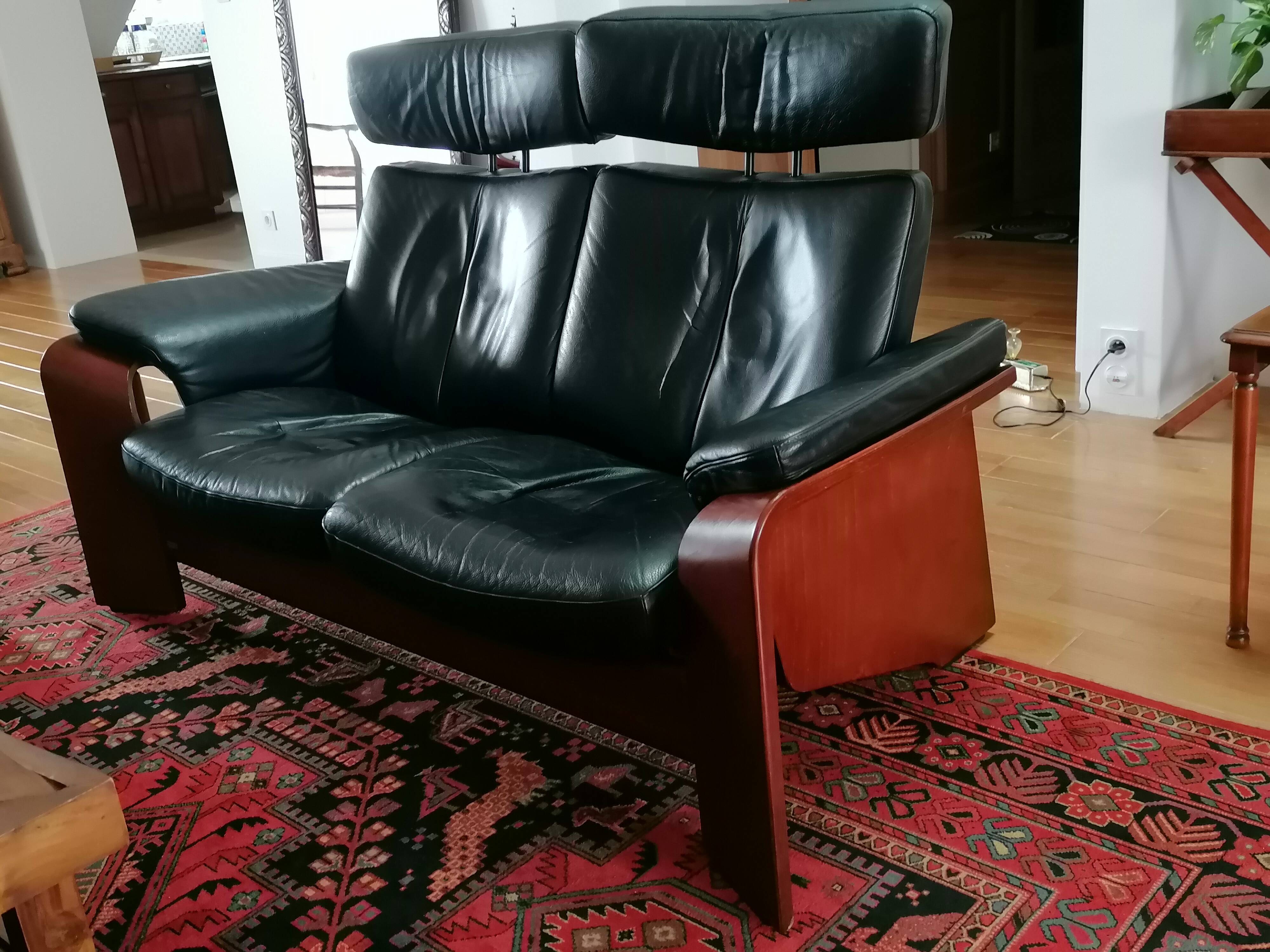 Canapé 2 places stressless modèle pegasus en cuir noir