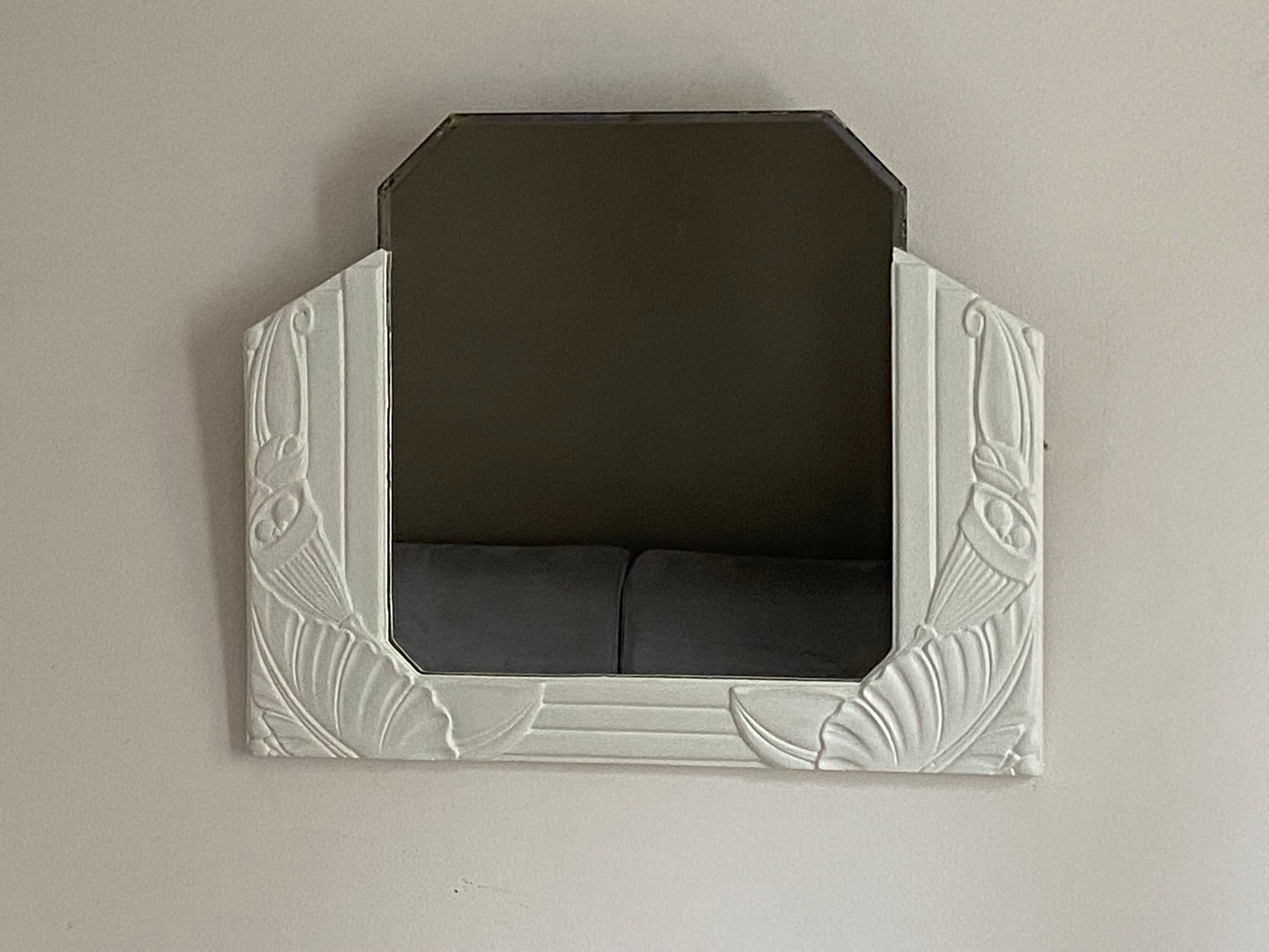 Art Deco mirror with beveled glass. 55x44
