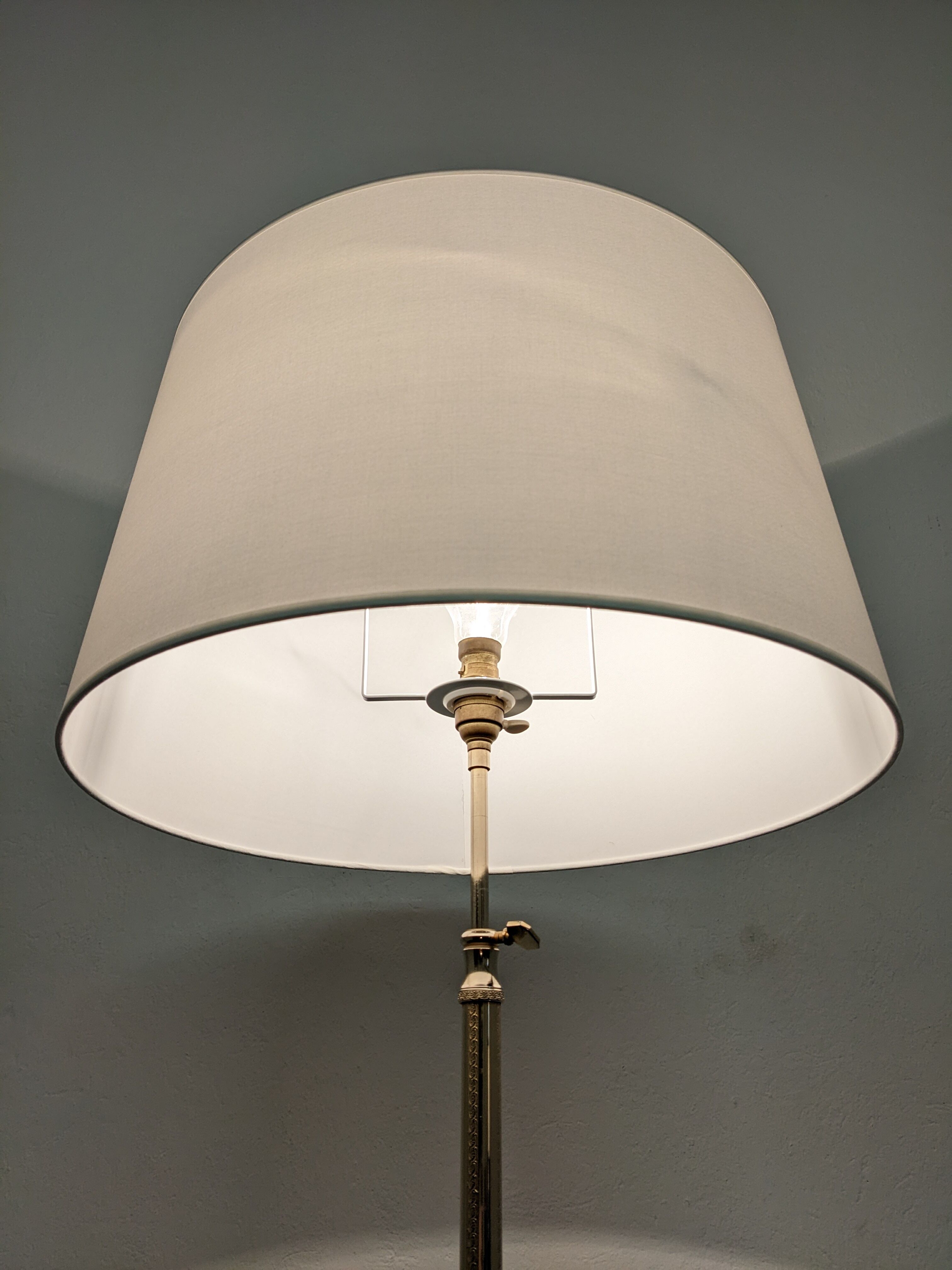 Brass tripod floor lamp from the 50s/60s