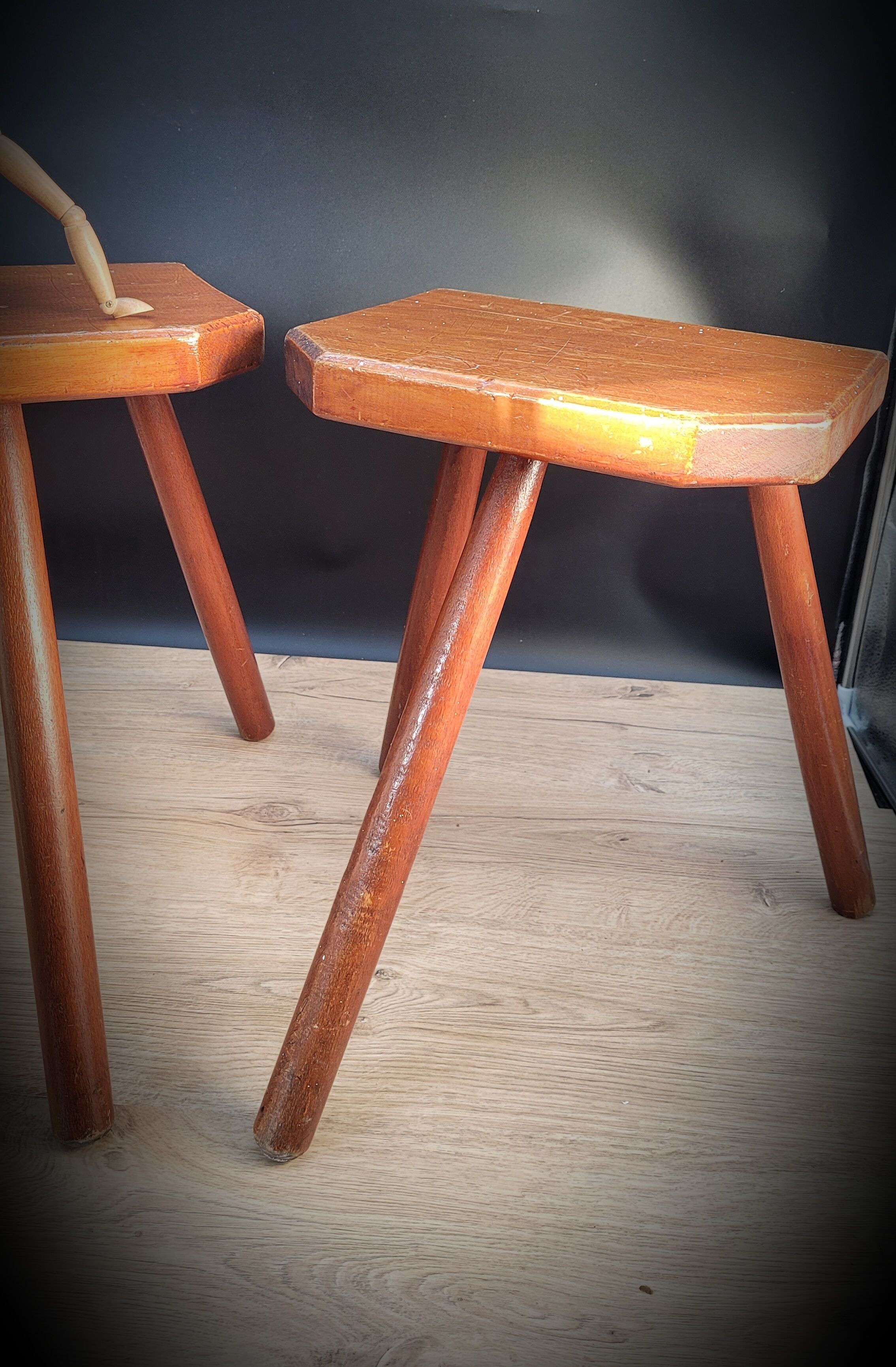 Duo tripod stool solid wood
