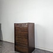 Filing cabinet or roller shutter cabinet