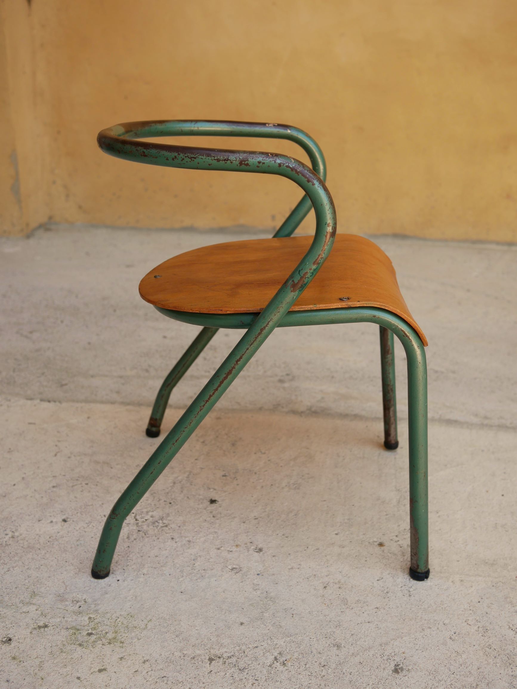 Desk and children's chair by Jacques Hitier for Mullca editions