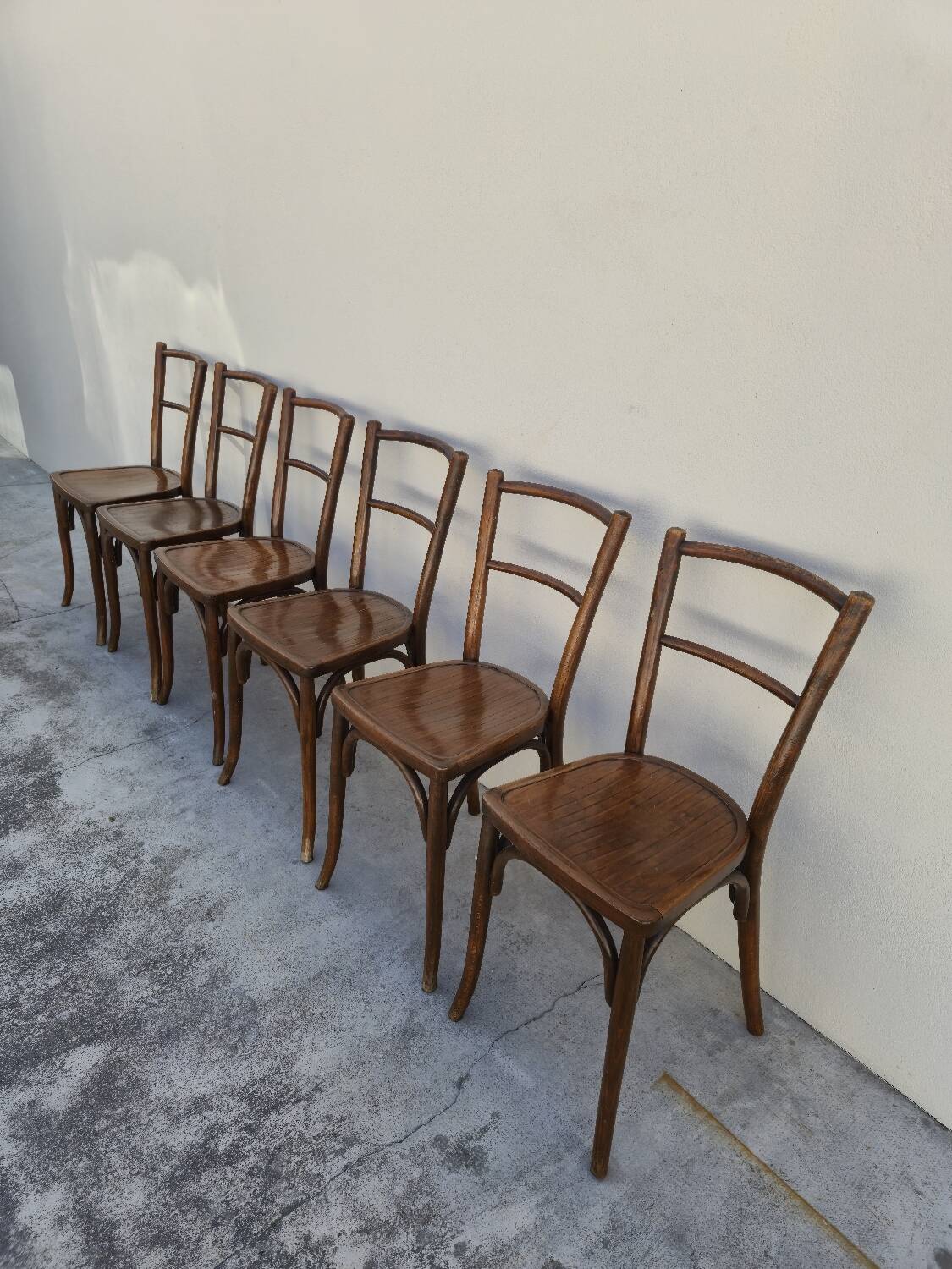 Serie de 6 chaises de bistrot signé Baumann bois courbée 1930s