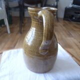 Sandstone pitcher - pottery from the wood of Laud