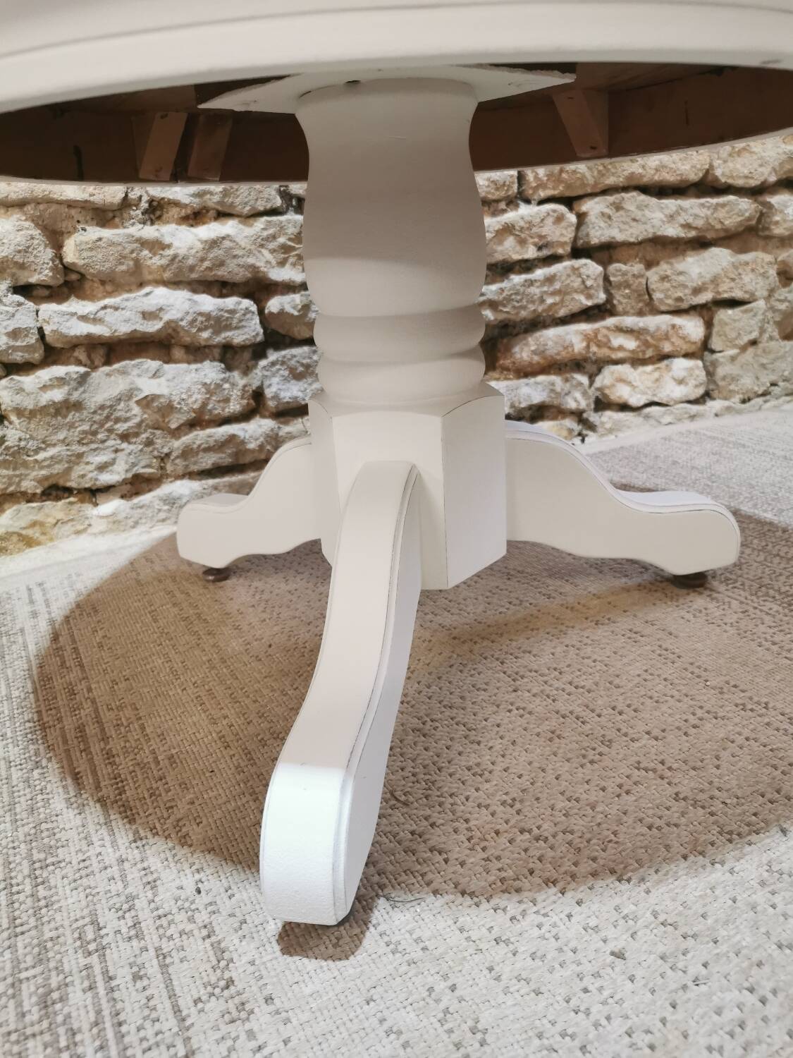 Round coffee table