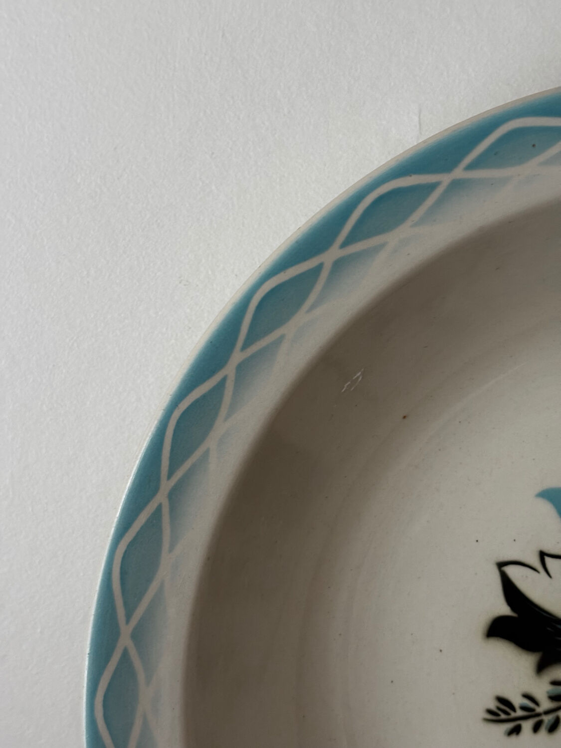 Vintage shallow plate Digoin Sarreguemines Albert