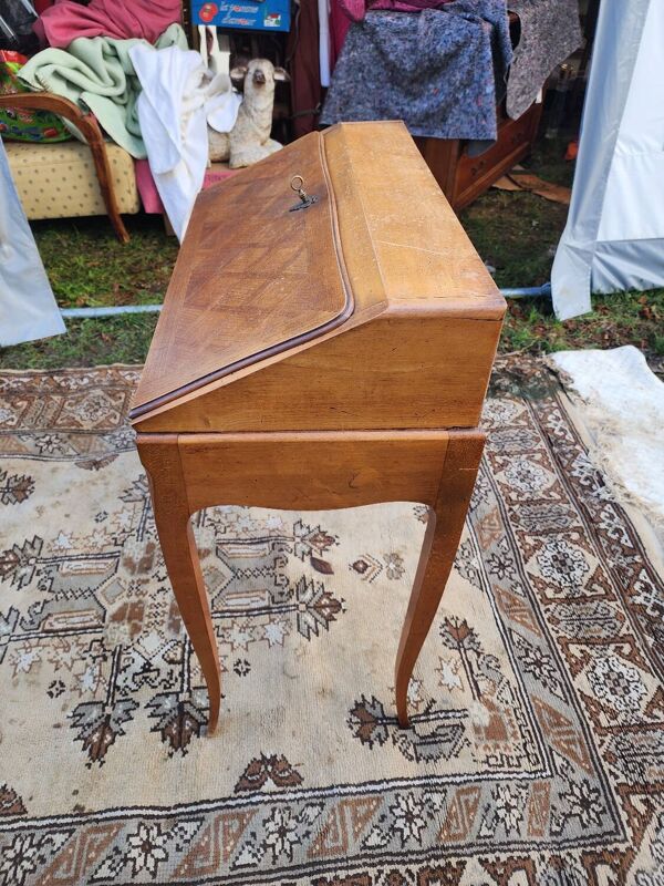 Bureau de pente, scriban dos d'âne