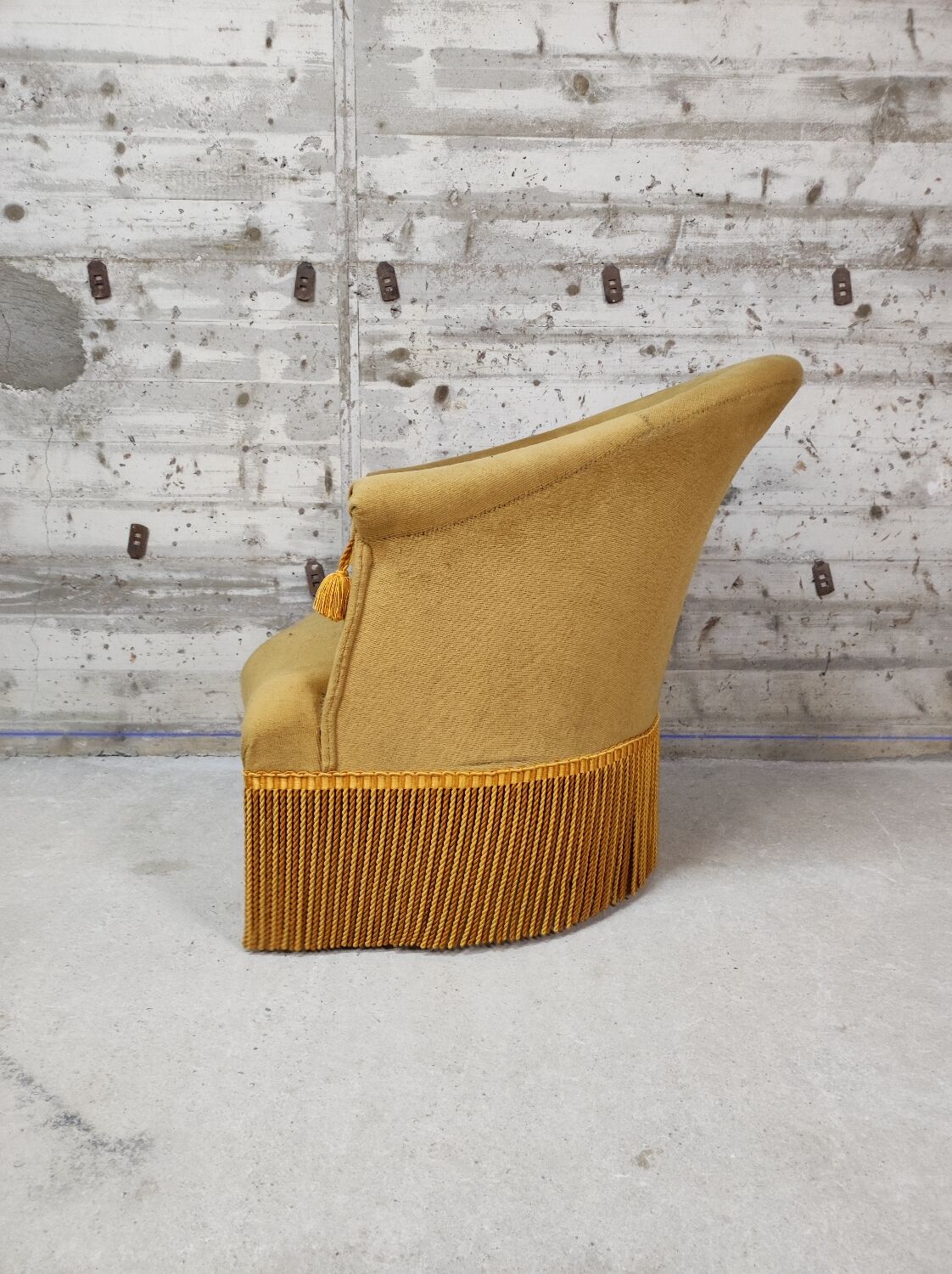Yellow toad armchair