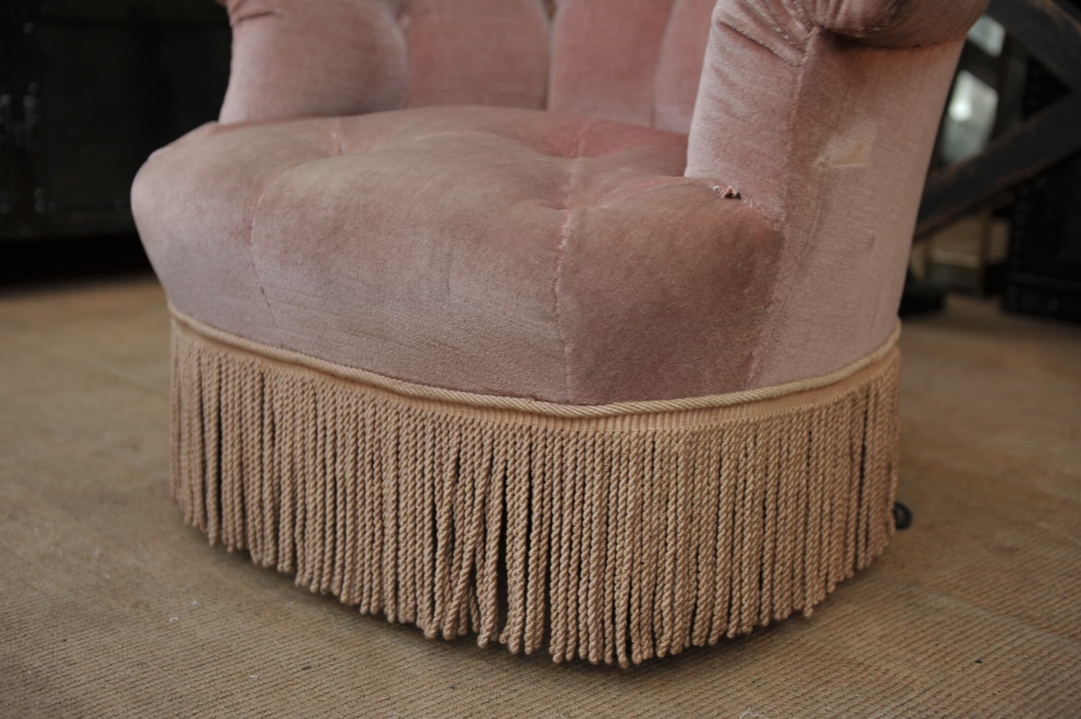 Former Napoleon lll toad chair in pink fabric on wheels