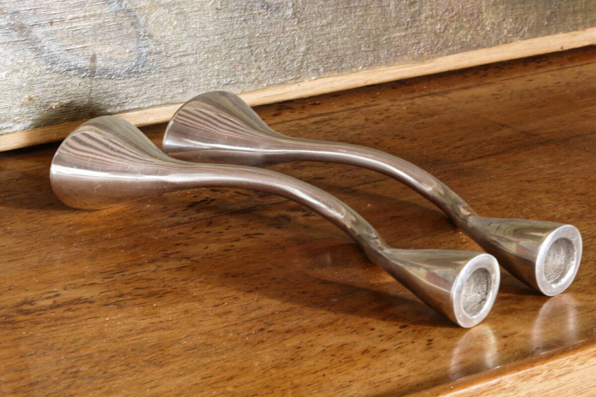 2 bougeoirs zig zag, design Xavier Lust
