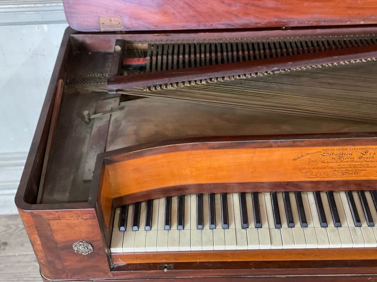 Piano table, Sébastien Evrard and Pierre Erard, in Paris around 1827.