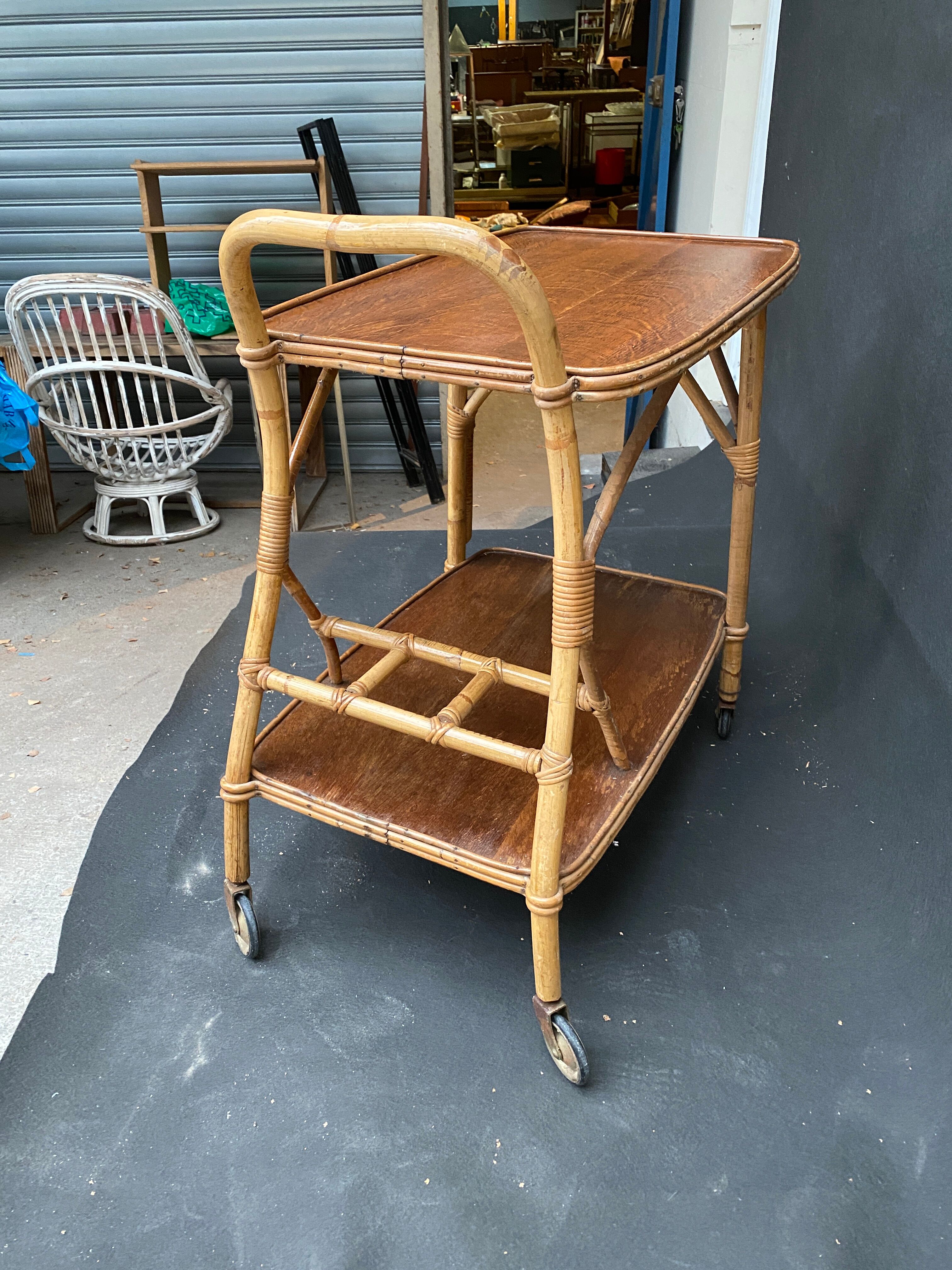 Rattan bar rolling table