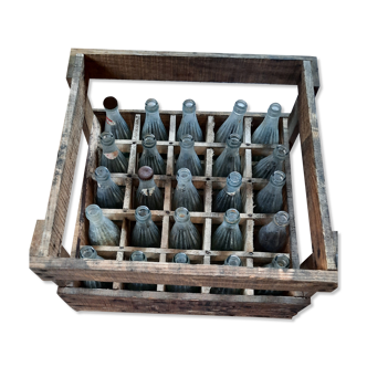 Wooden bottle locker and 25 bottles