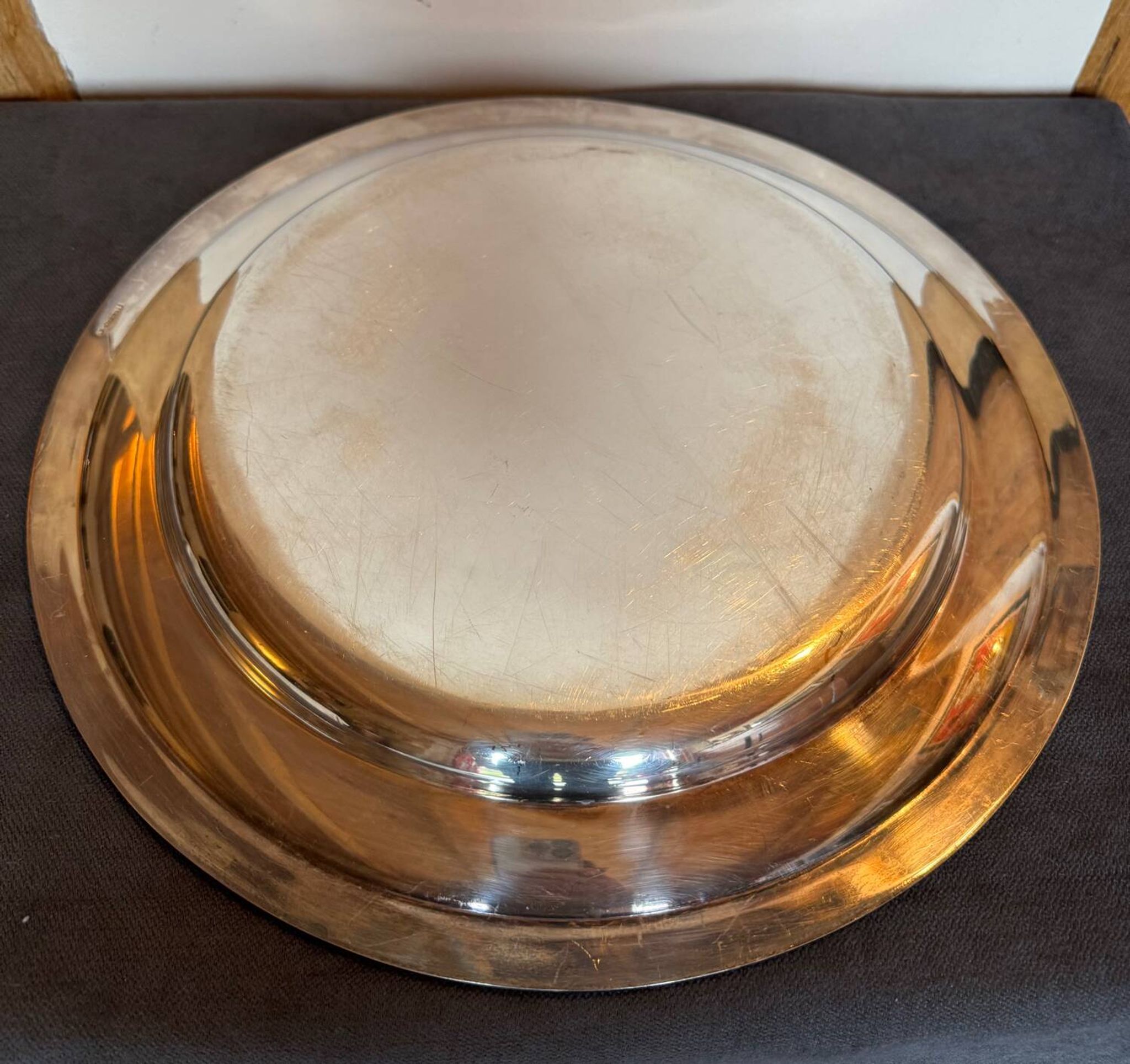 Large serving platter, silver-plated, Fracalanza, Brazil, 20th century.