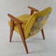 Fauteuil 366 signé J.Chierowski jaune et oiseaux