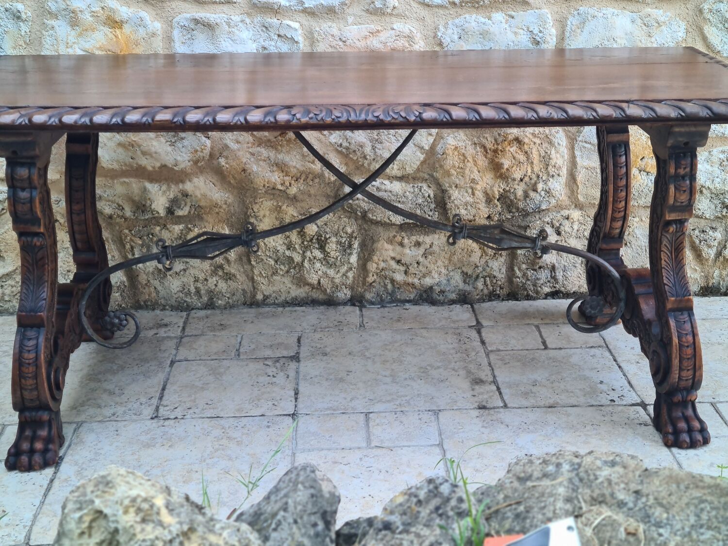 Table espagnole en chêne massif sculpté et fer forgé