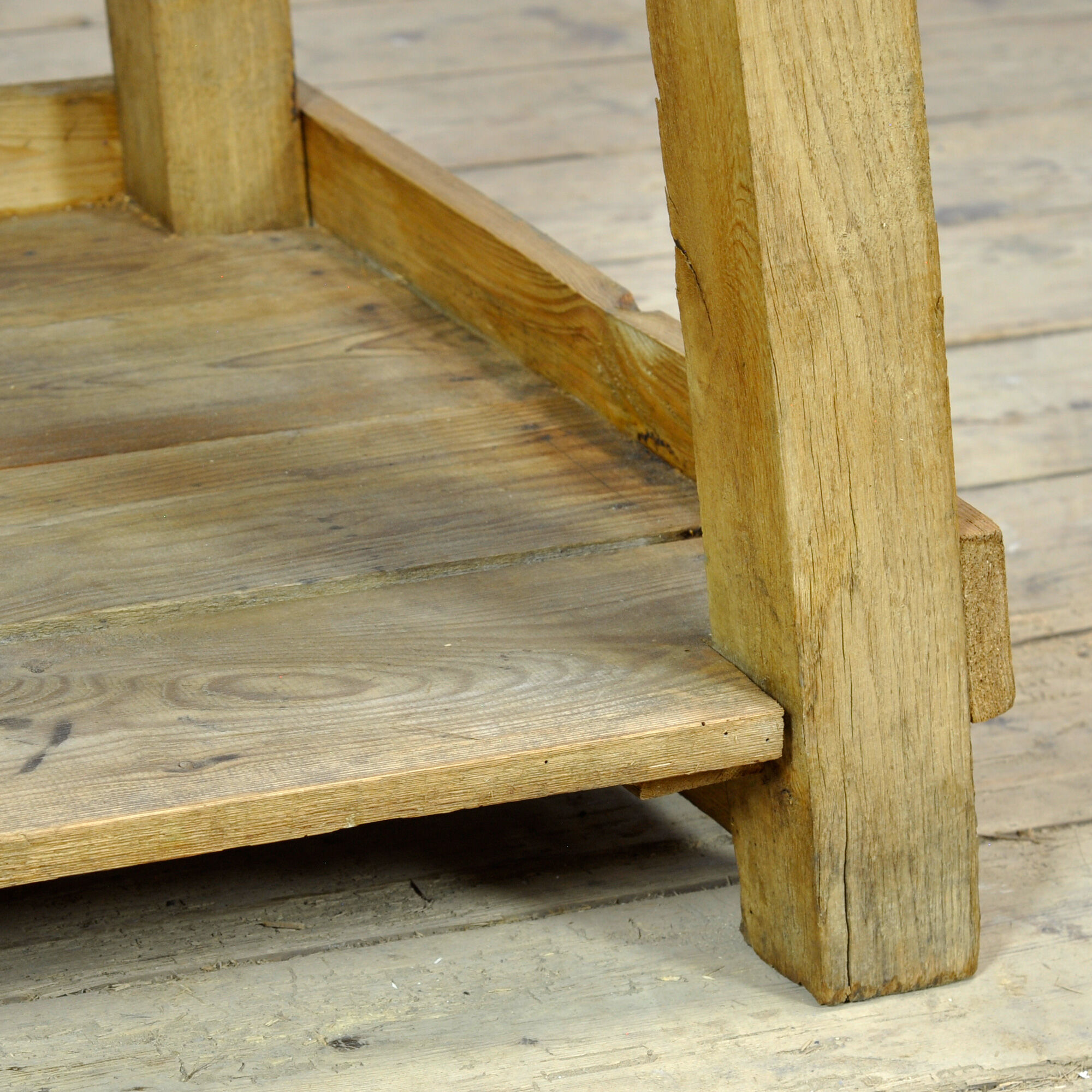 Petite table de travail, vers 1960