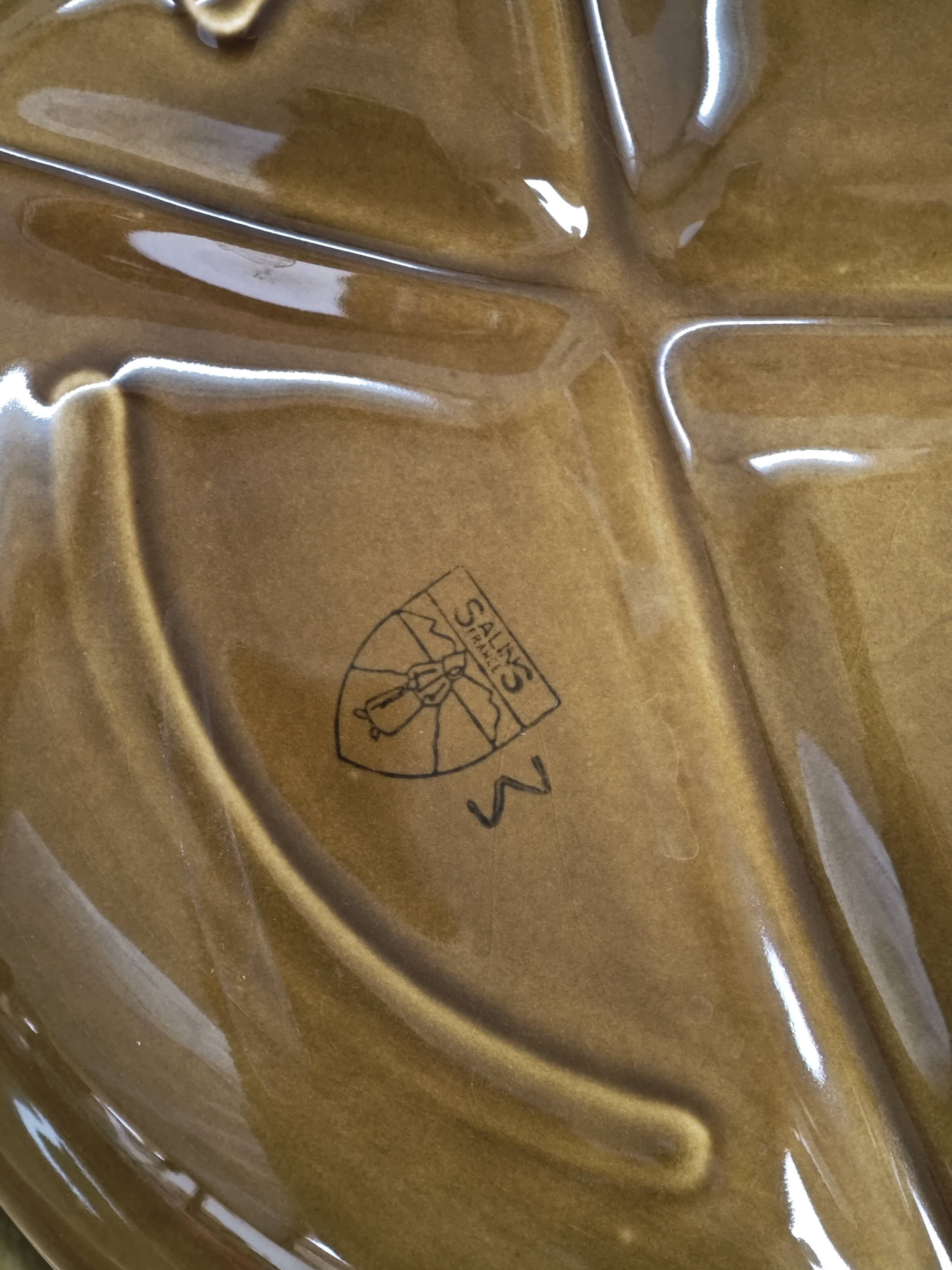 Set of 8 fondue plates Salins France in green and brown.