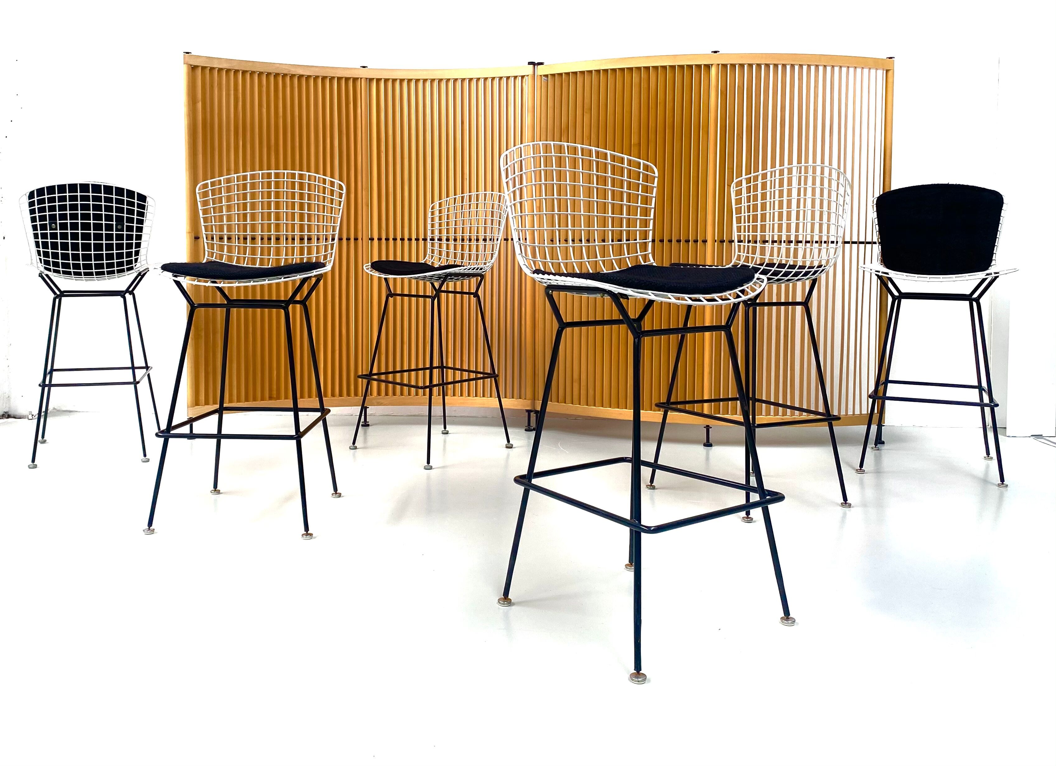 Wire barstools by Harry Bertoia for Knoll, 1960