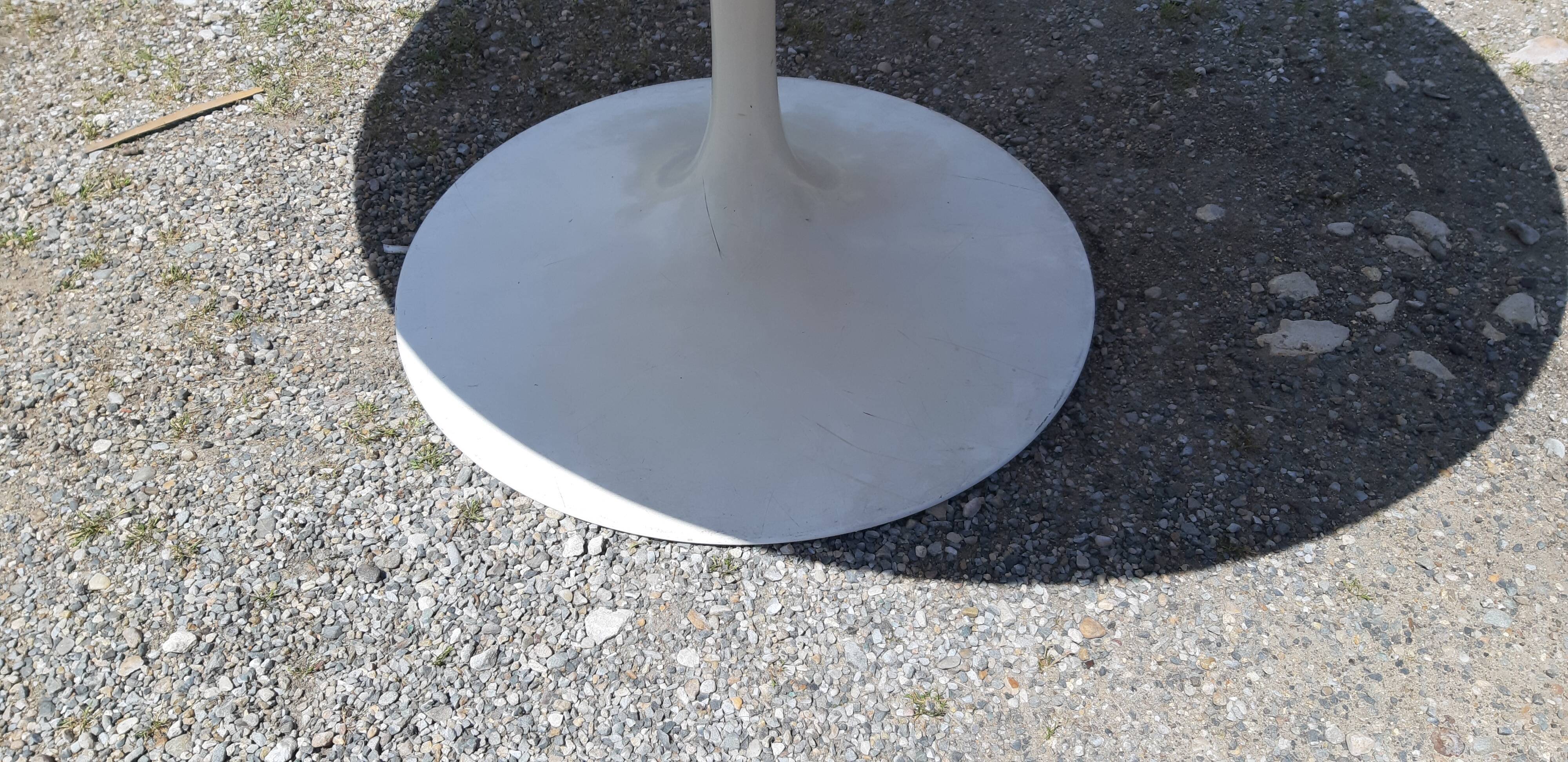 Table Tulip by& Eero Saarinen marble Calacatta, Knoll