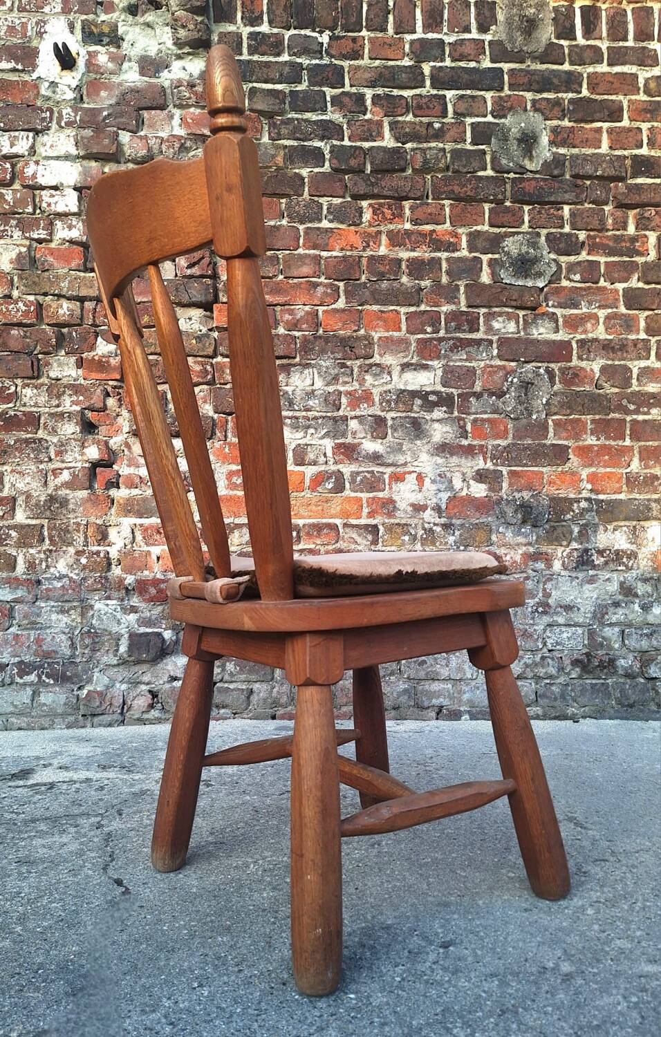 Set of 4 vintage chairs, antique seating furniture