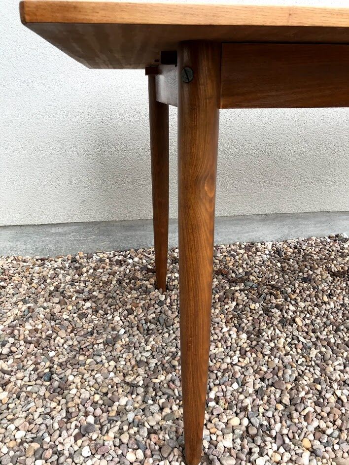 Expandable table 1970