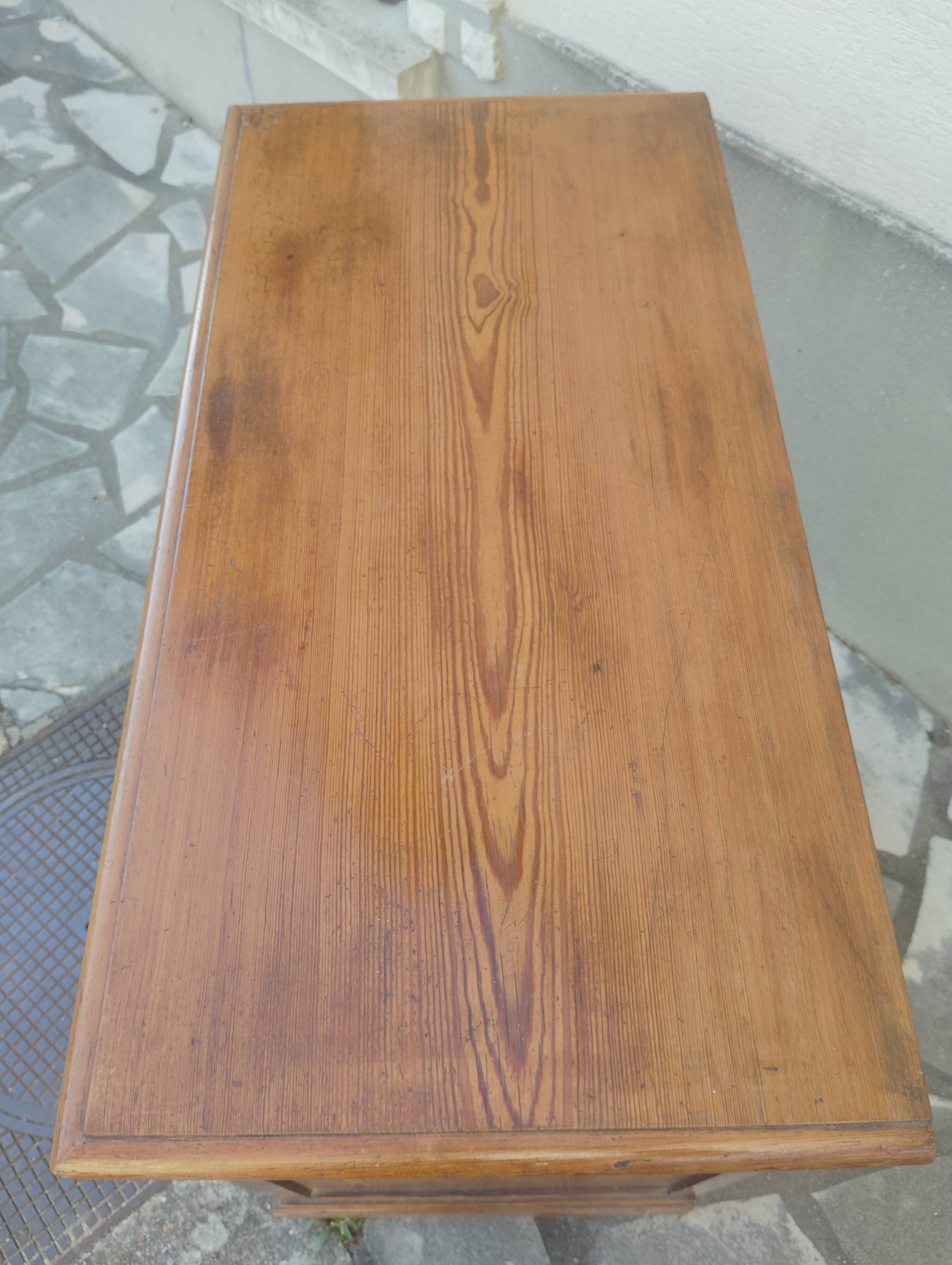 Handcrafted 5-drawer chest of drawers from the early 20th century